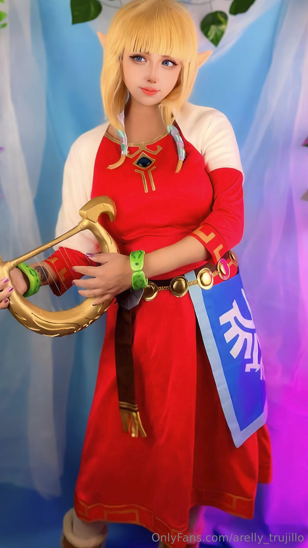 Arelly Trujillo as Princess Zelda — cosplay photo 6 of 11