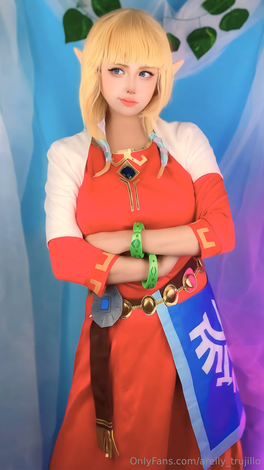 Arelly Trujillo as Princess Zelda — cosplay photo 8 of 11