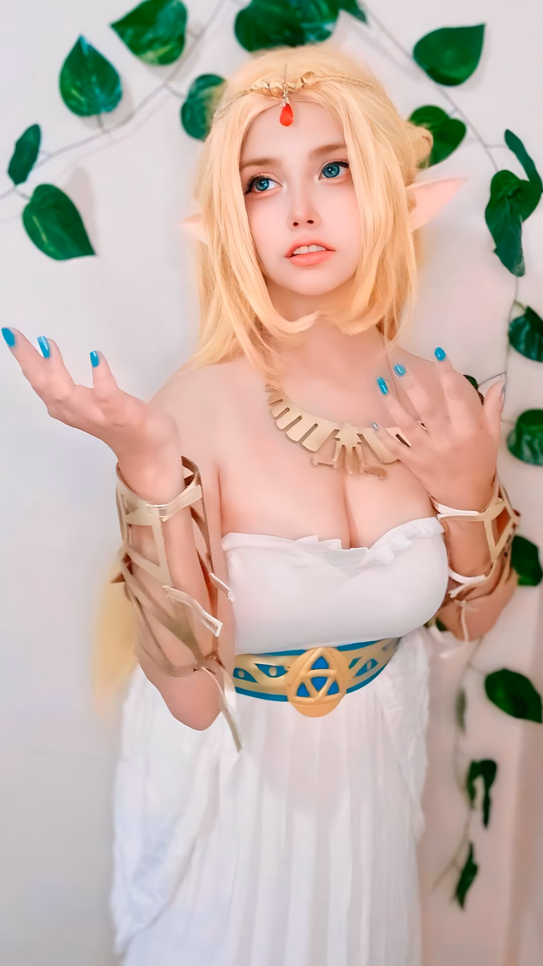 Arelly Trujillo as Princess Zelda — cosplay photo 10 of 14