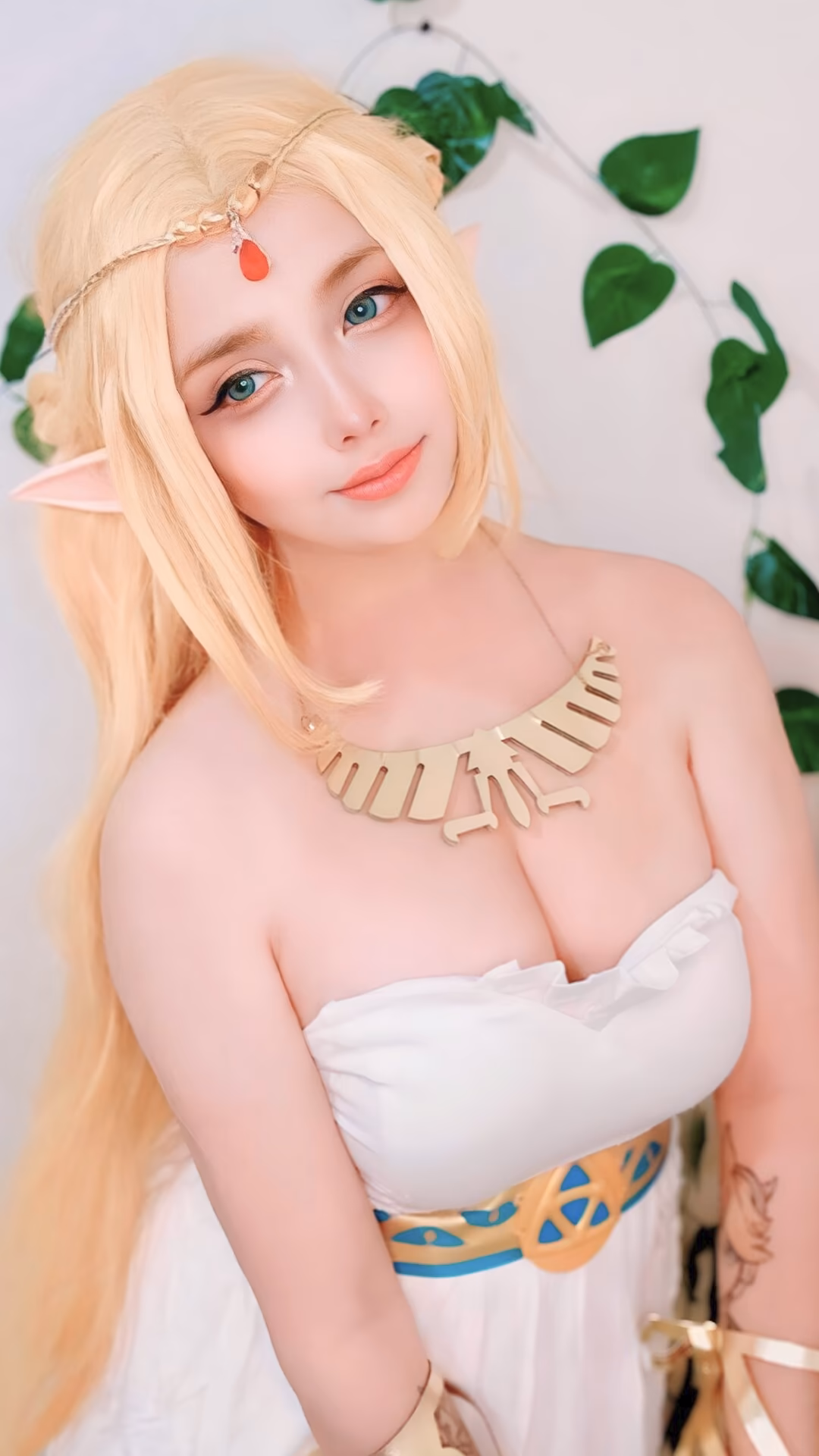 Arelly Trujillo as Princess Zelda — cosplay photo 6 of 14