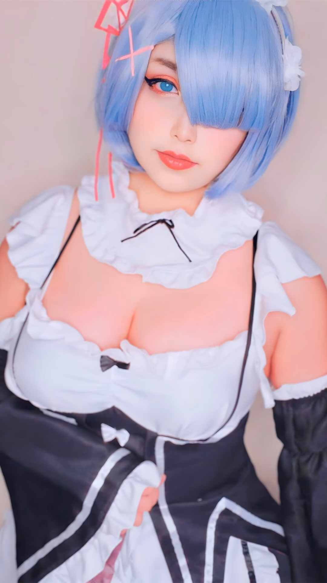 Arelly Trujillo as Rem — cosplay photo 2 of 9