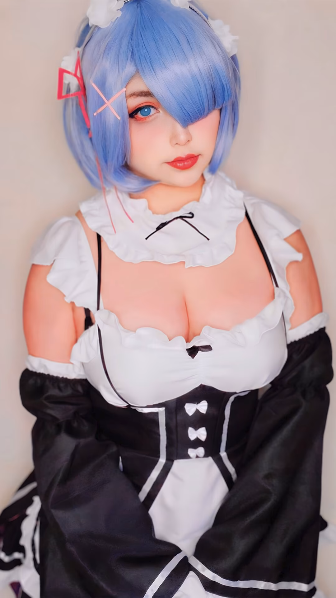 Arelly Trujillo as Rem — cosplay photo 3 of 9