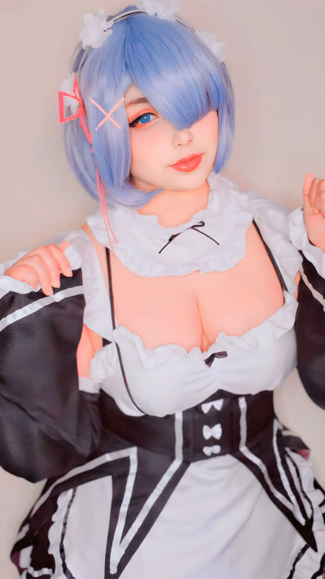Arelly Trujillo as Rem — cosplay photo 5 of 9