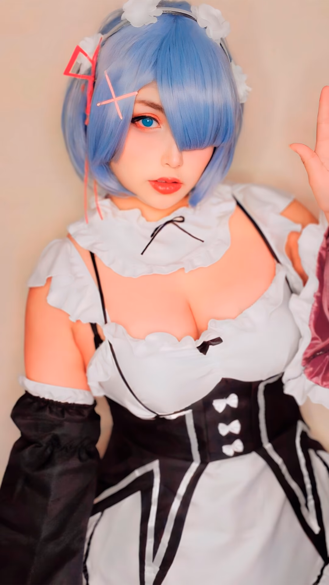 Arelly Trujillo as Rem — cosplay photo 8 of 9