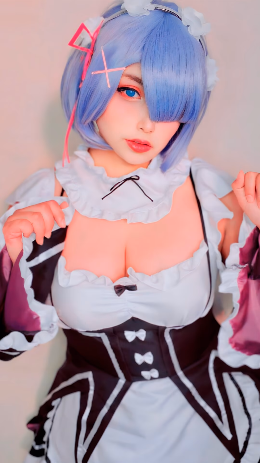 Arelly Trujillo as Rem — cosplay photo 9 of 9