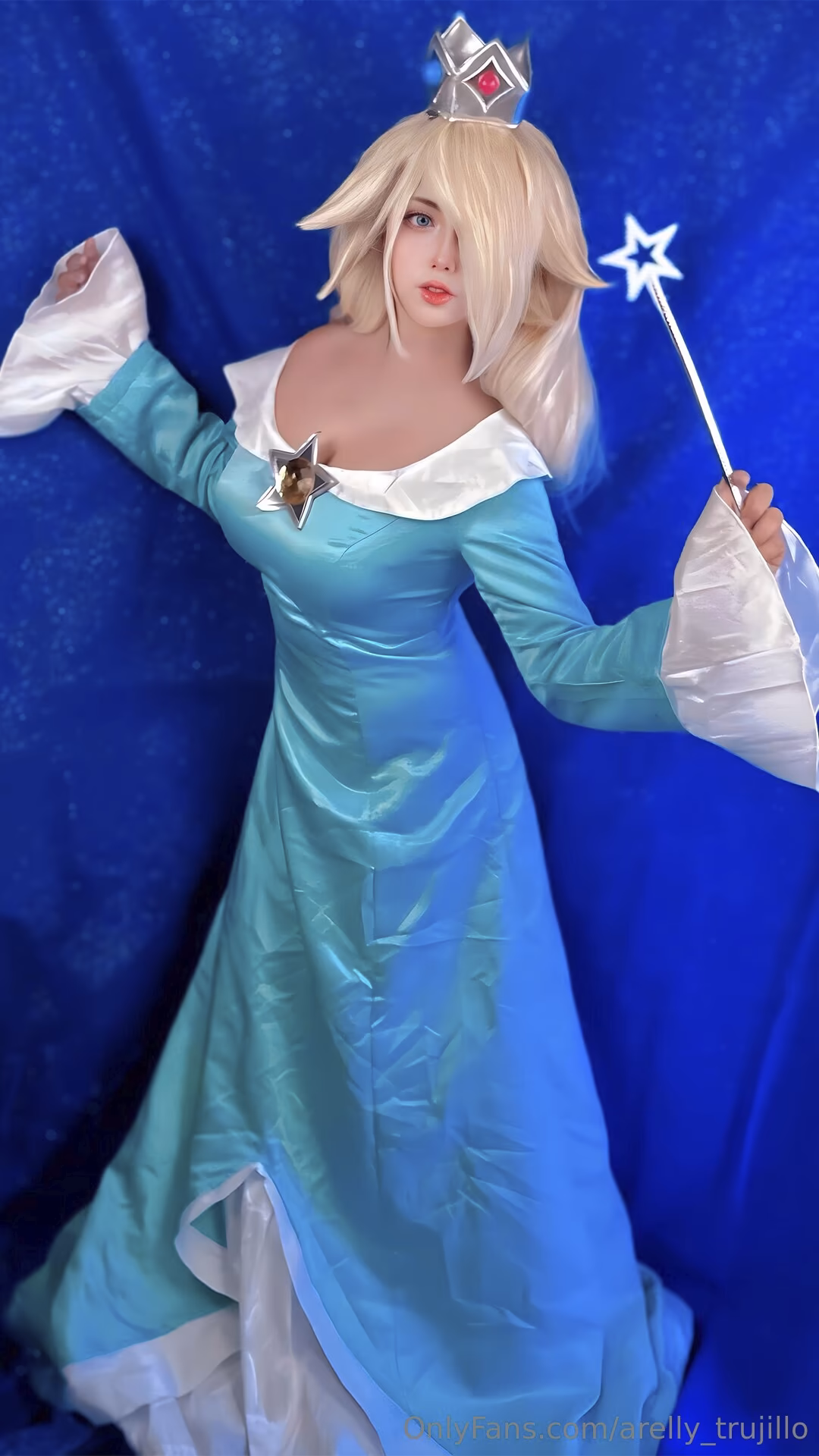 Arelly Trujillo as Rosalina — cosplay photo 3 of 9
