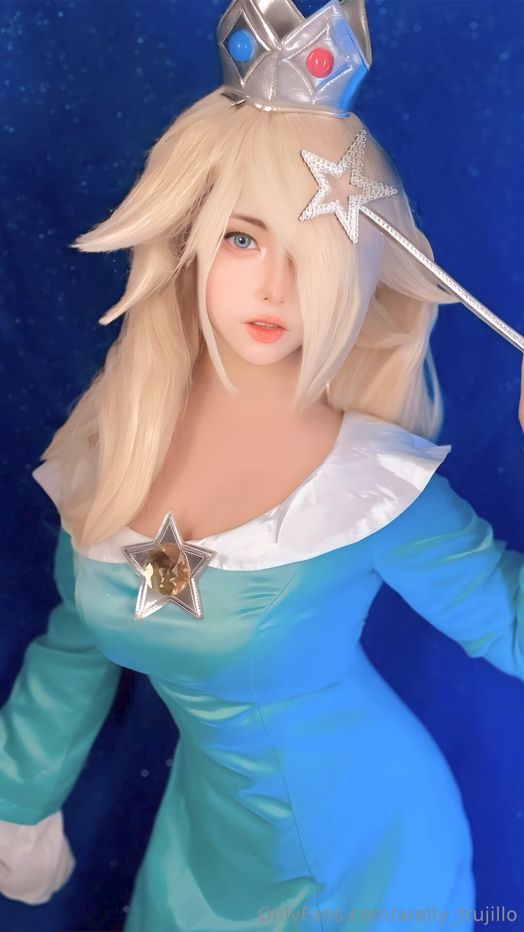 Arelly Trujillo as Rosalina — cosplay photo 6 of 9