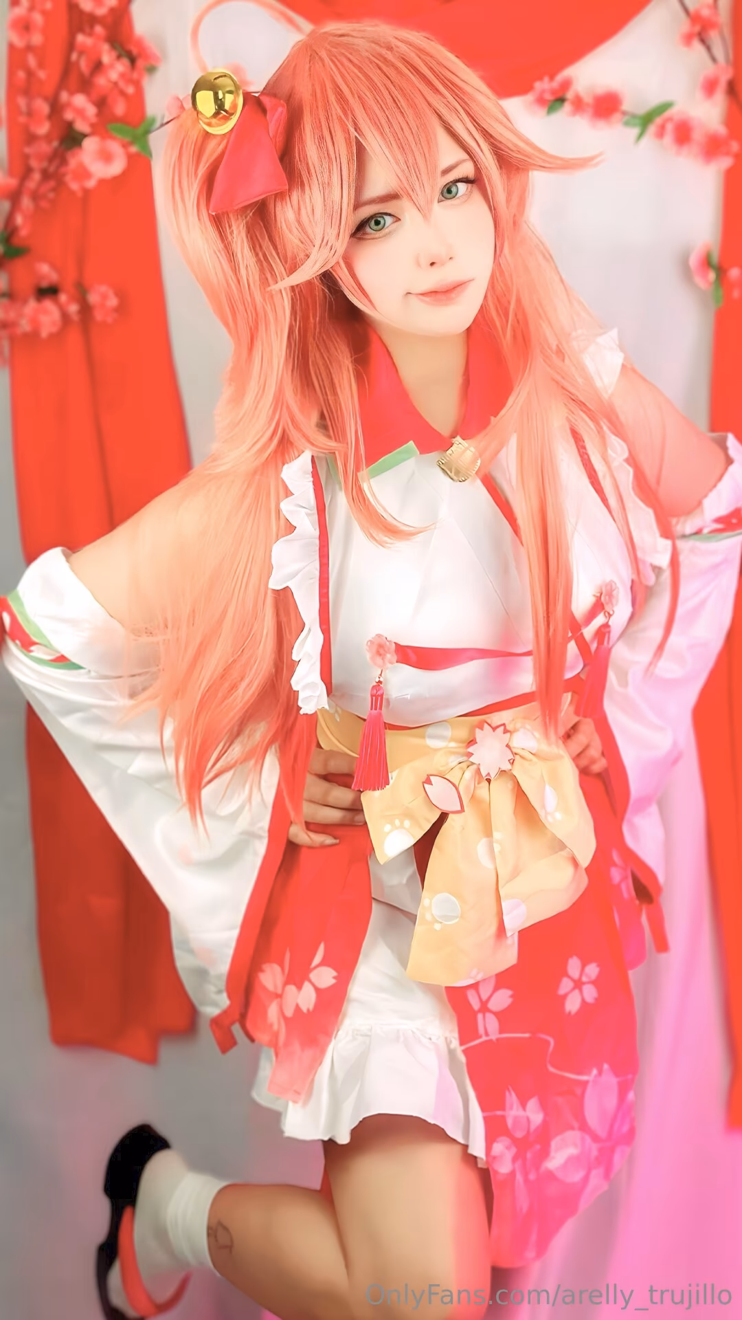 Arelly Trujillo as Sakura Miko — cosplay photo 12 of 15