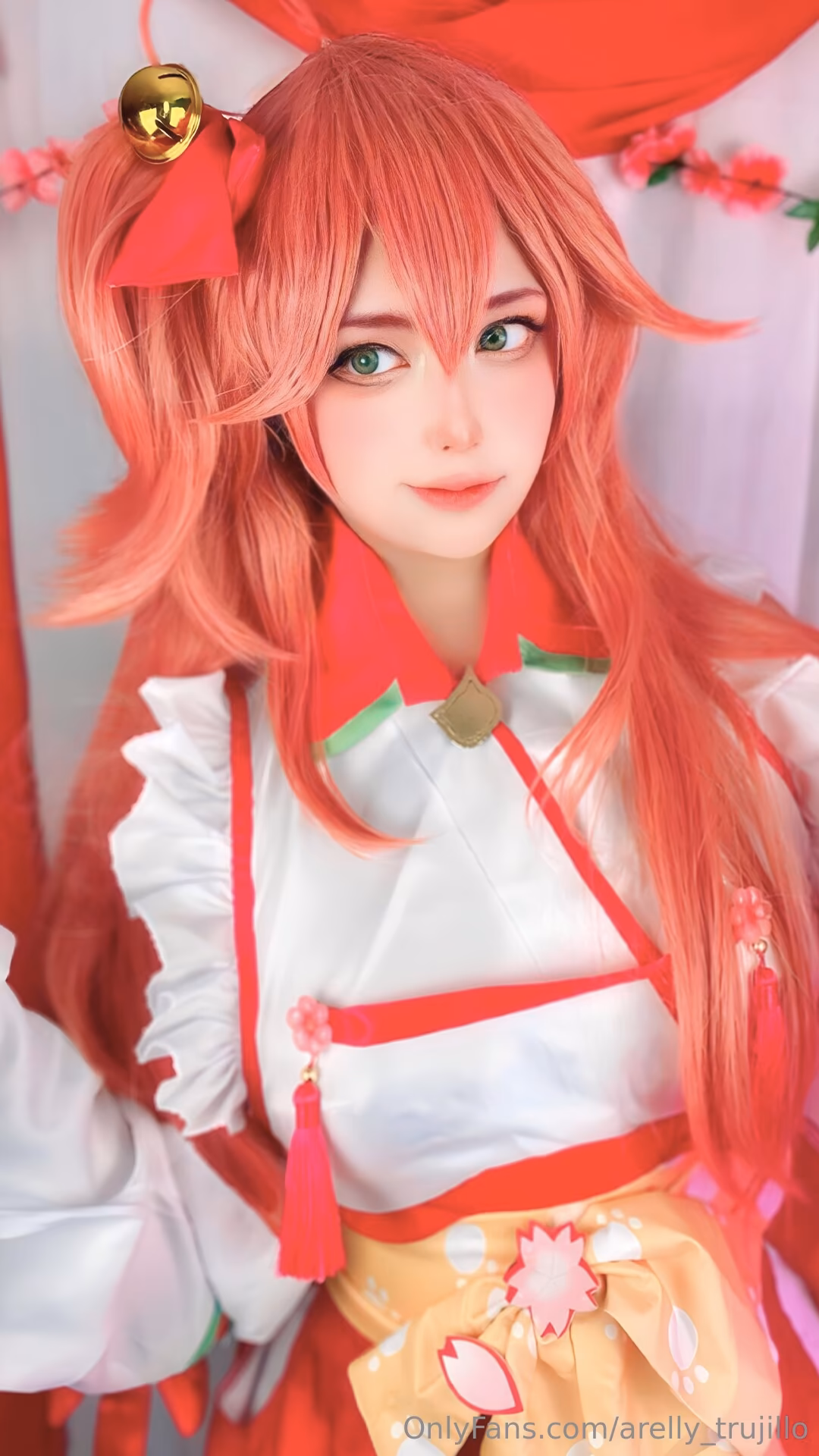 Arelly Trujillo as Sakura Miko — cosplay photo 5 of 15