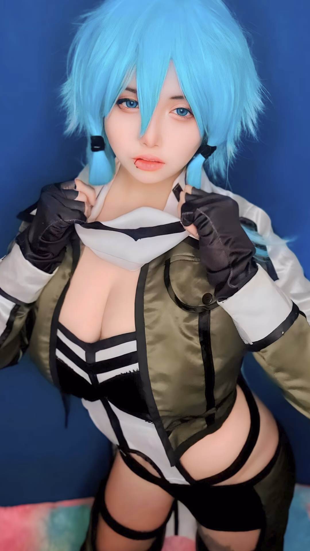 Arelly Trujillo as Sinon (Shino Asada) — cosplay photo 11 of 15
