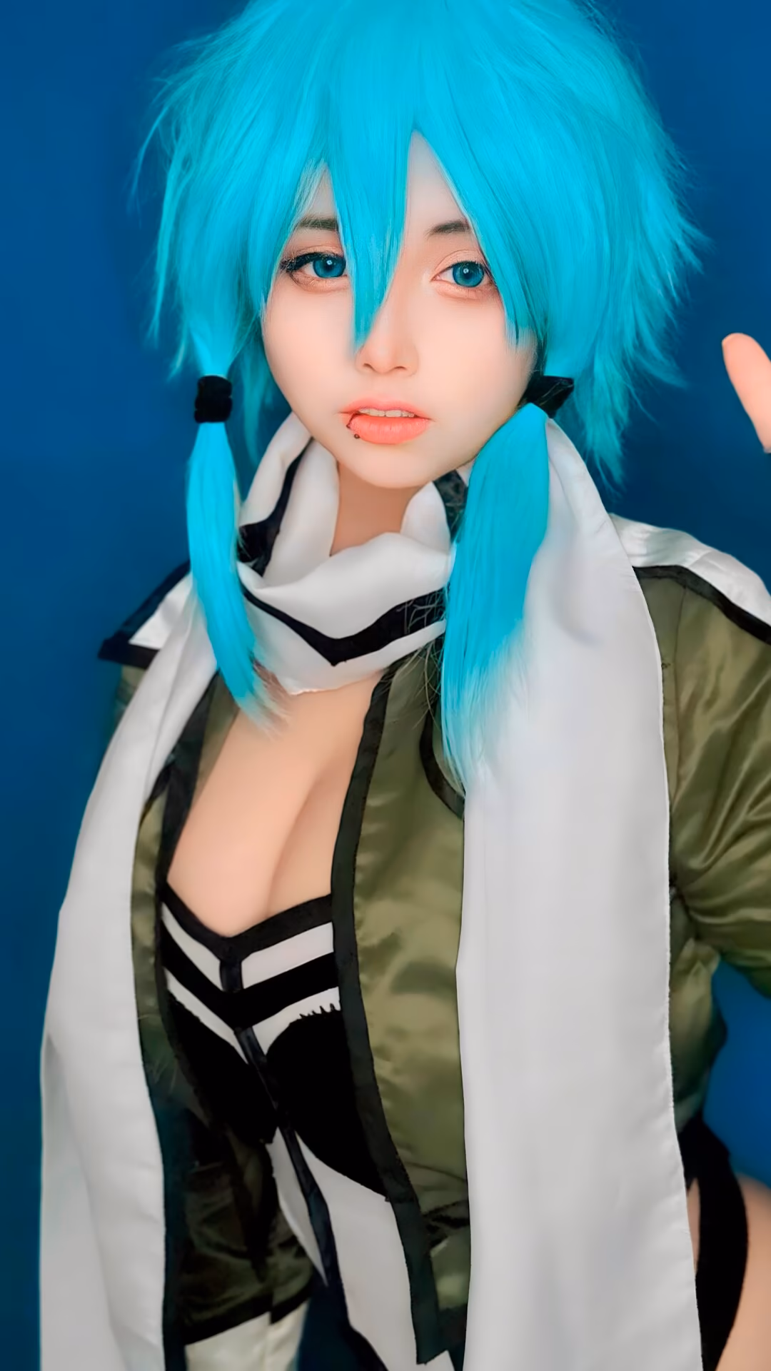 Arelly Trujillo as Sinon (Shino Asada) — cosplay photo 13 of 15