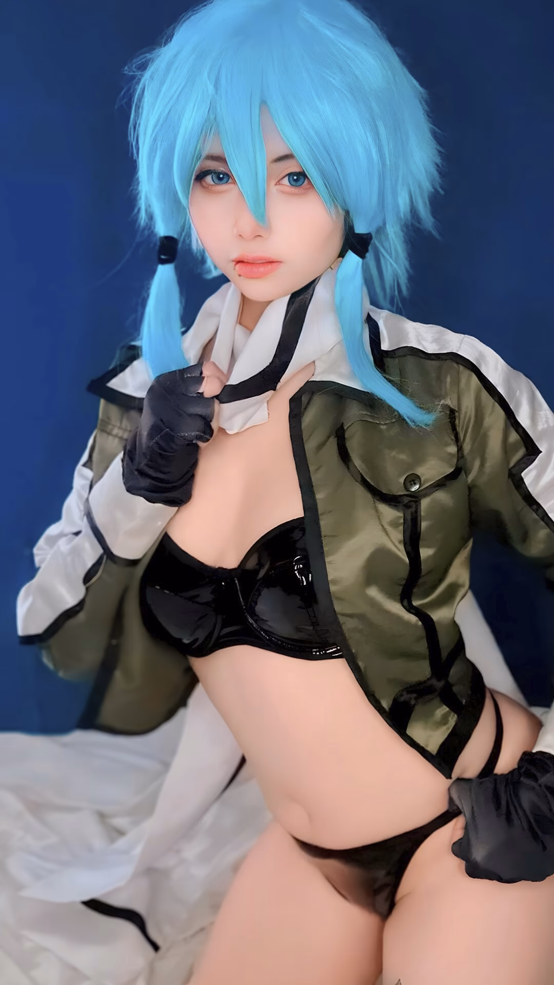 Arelly Trujillo as Sinon (Shino Asada) — cosplay photo 15 of 15