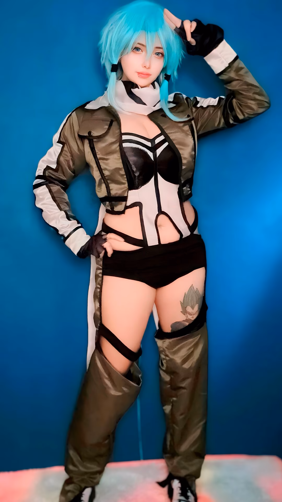Arelly Trujillo as Sinon (Shino Asada) — cosplay photo 2 of 15
