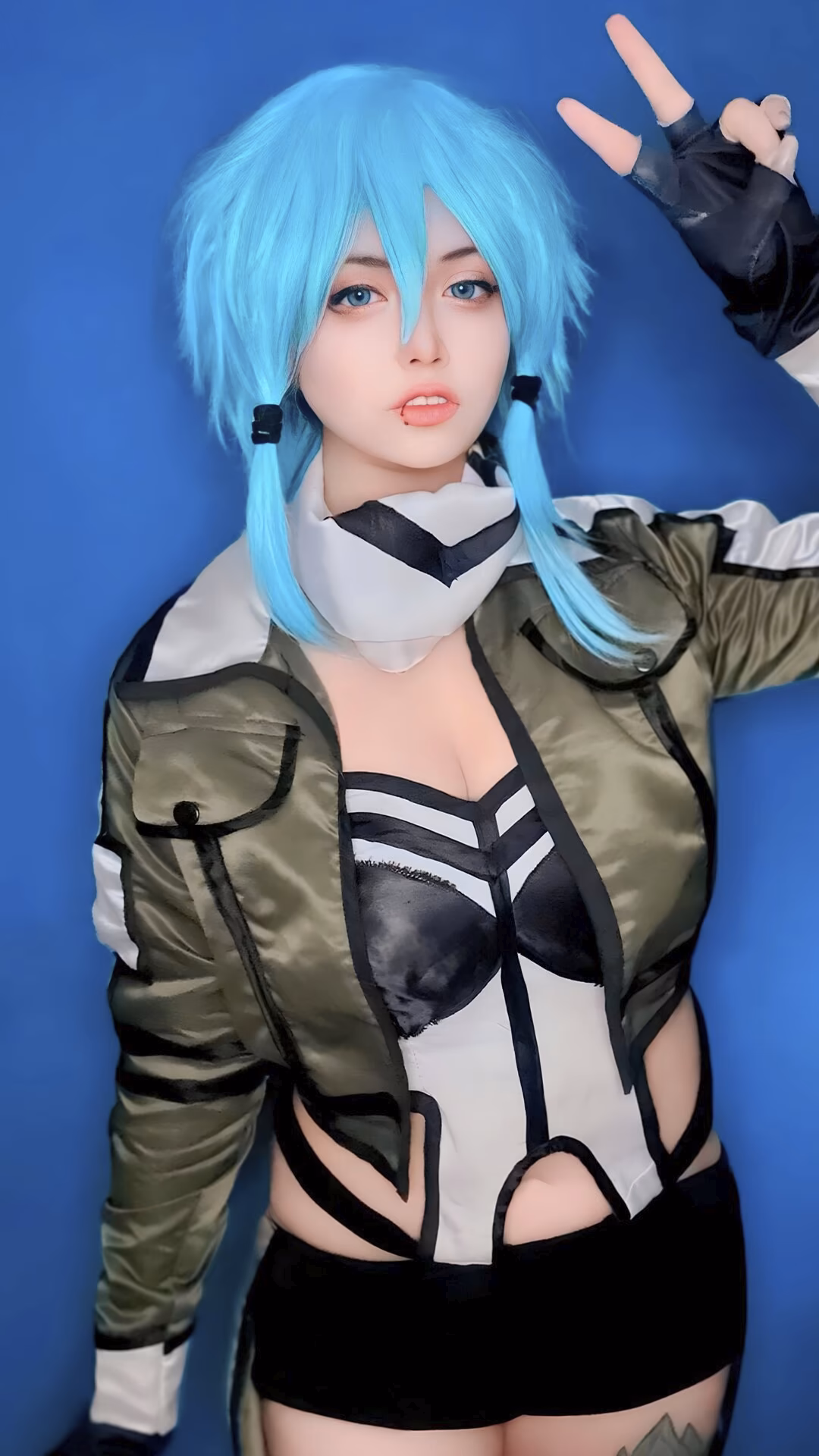 Arelly Trujillo as Sinon (Shino Asada) — cosplay photo 5 of 15