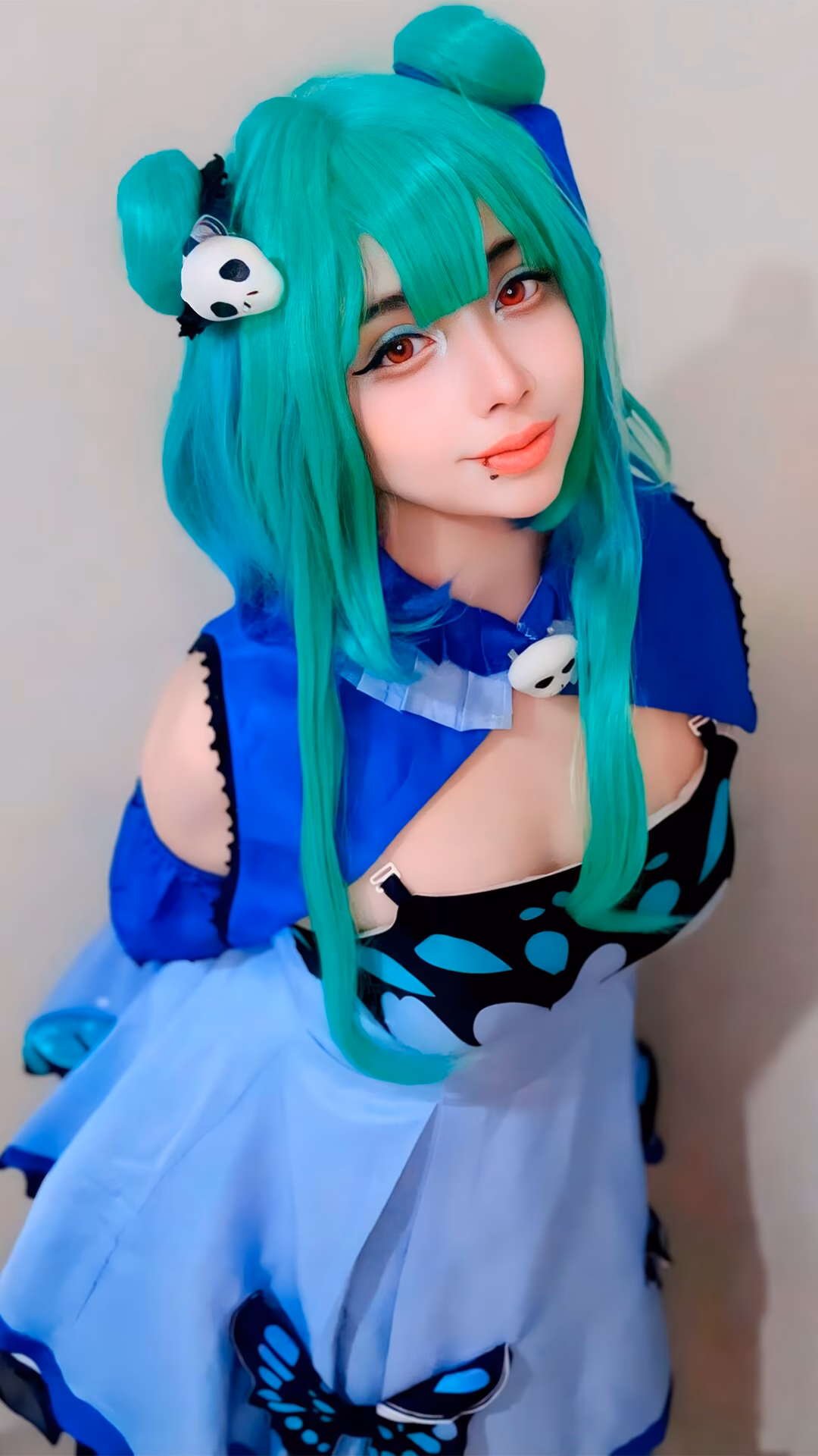 Arelly Trujillo as Uruha Rushia — cosplay photo 10 of 13