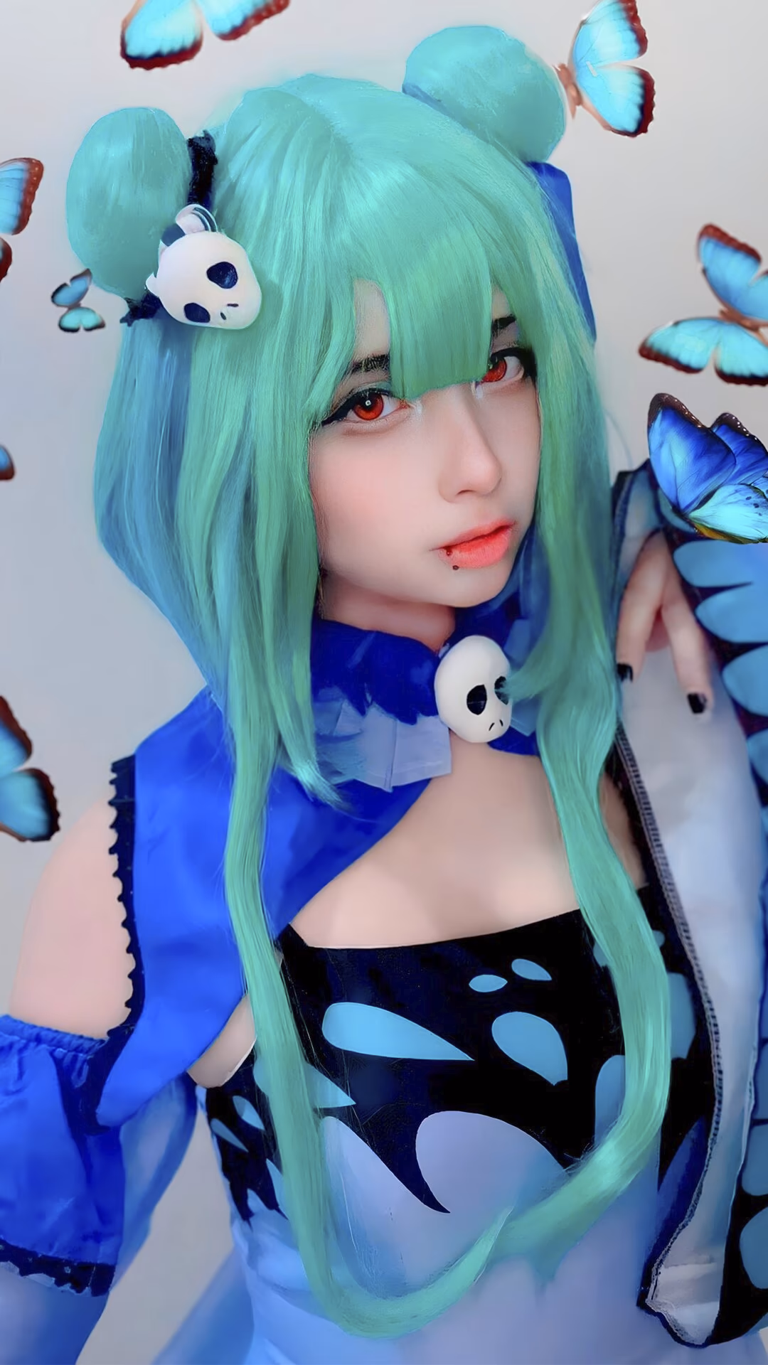 Arelly Trujillo as Uruha Rushia — cosplay photo 12 of 13