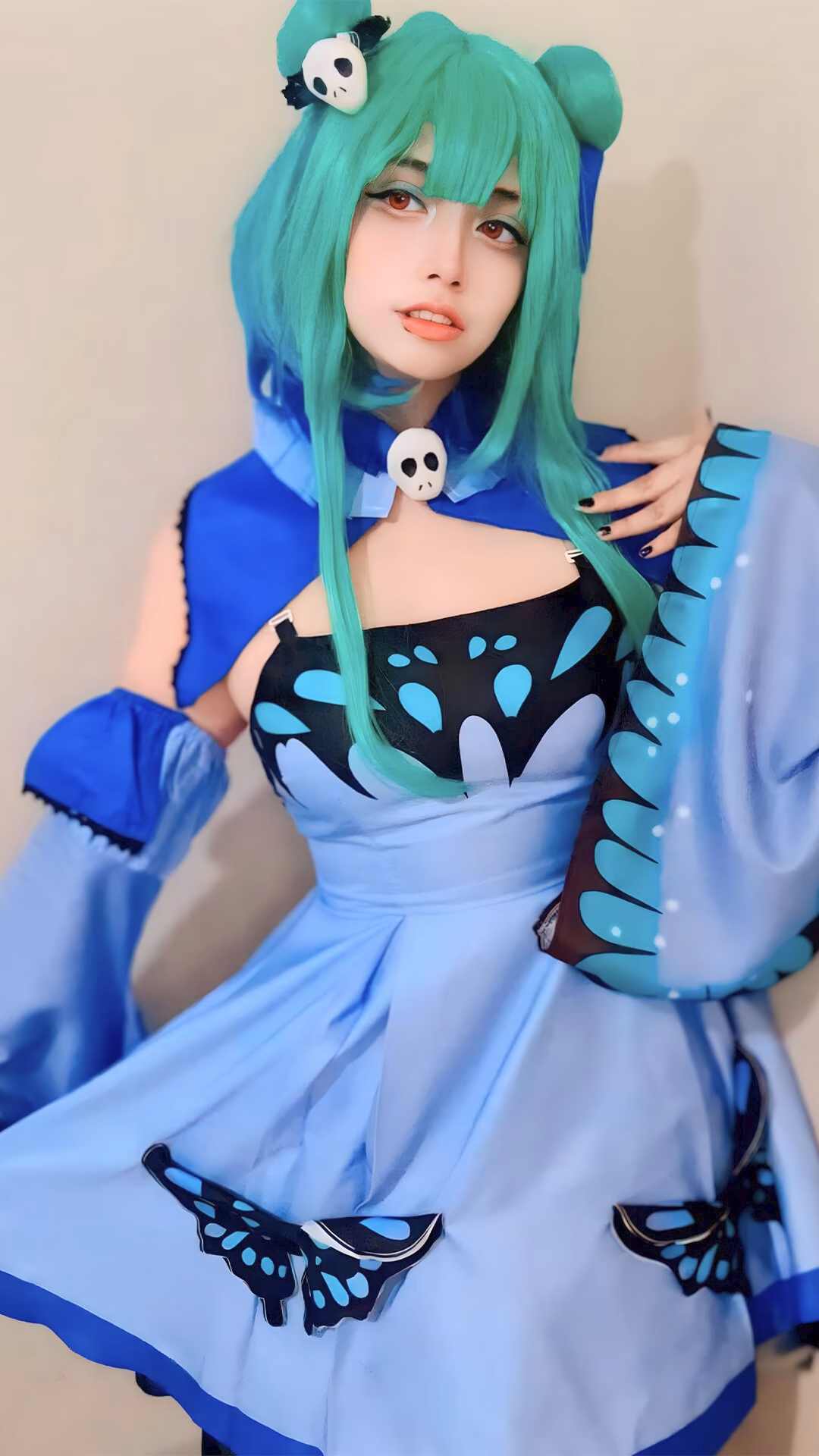 Arelly Trujillo as Uruha Rushia — cosplay photo 7 of 13