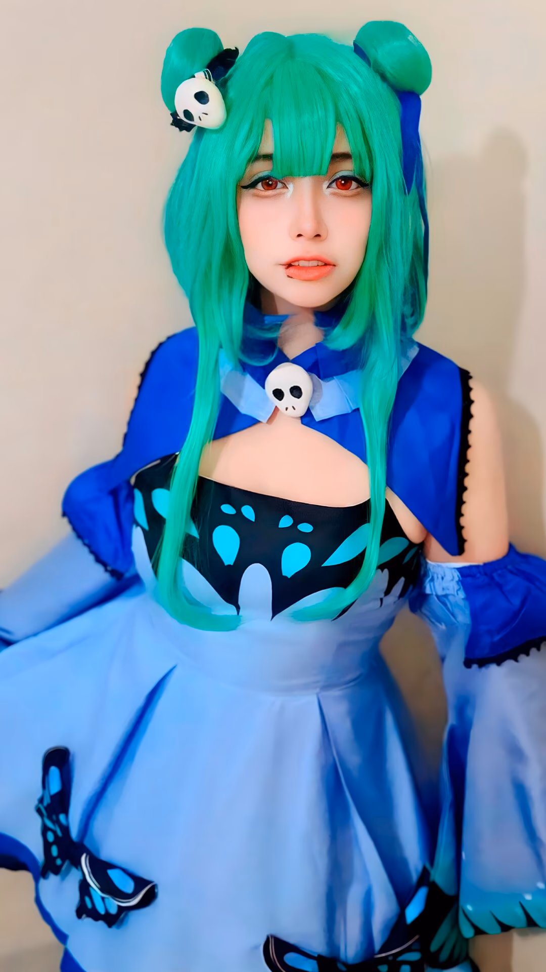 Arelly Trujillo as Uruha Rushia — cosplay photo 8 of 13