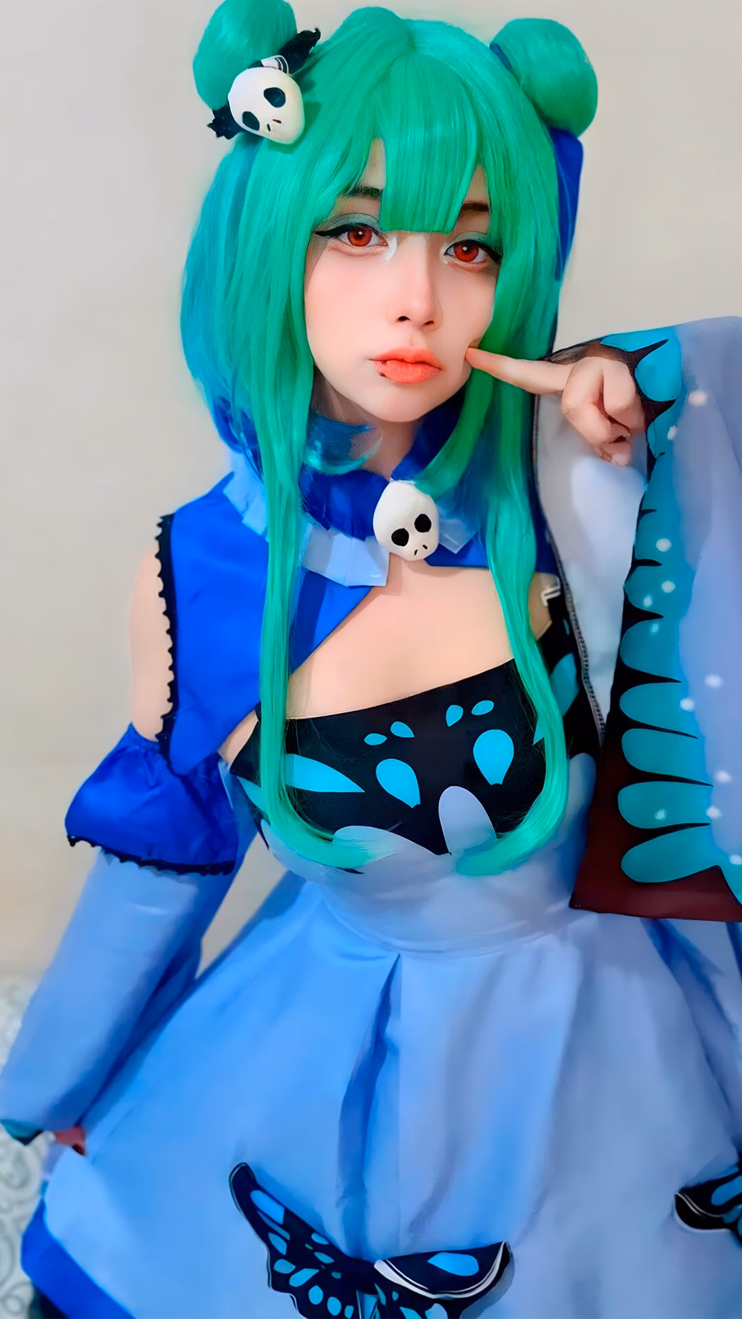 Arelly Trujillo as Uruha Rushia — cosplay photo 9 of 13