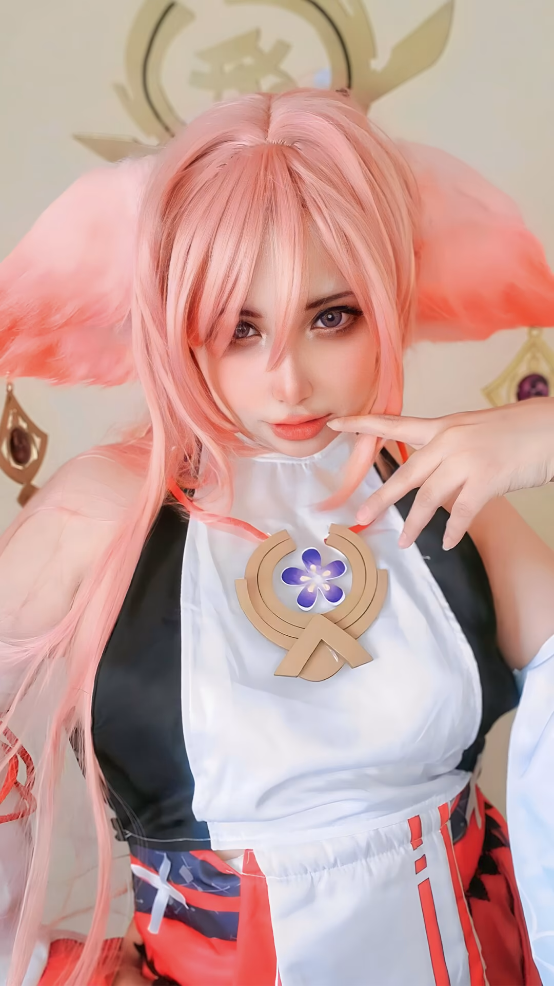 Arelly Trujillo as Yae Miko — cosplay photo 12 of 13