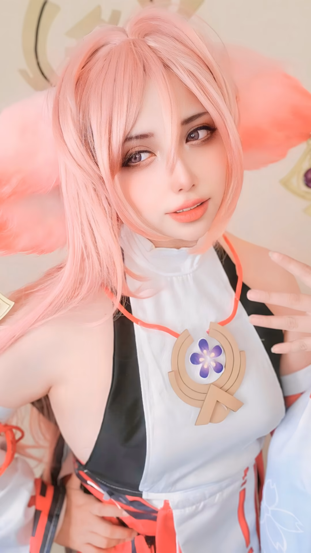 Arelly Trujillo as Yae Miko — cosplay photo 13 of 13