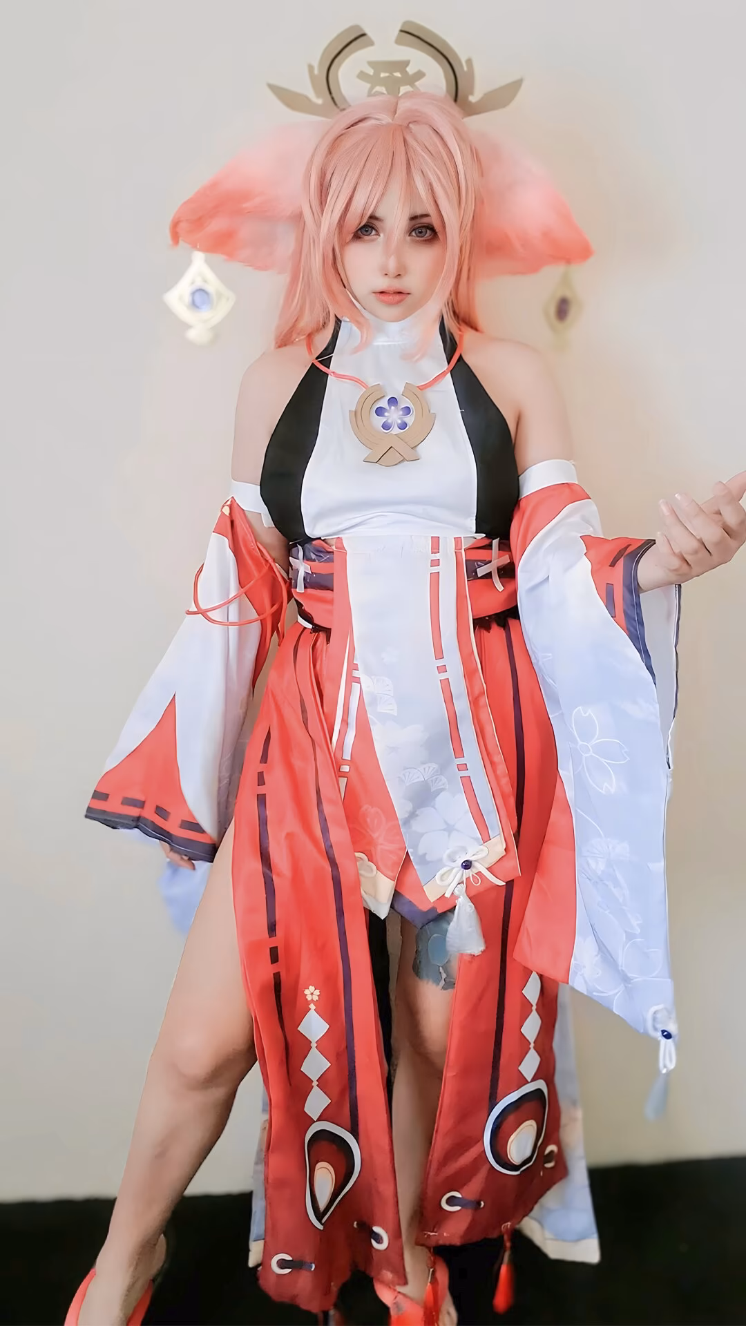 Arelly Trujillo as Yae Miko — cosplay photo 7 of 13