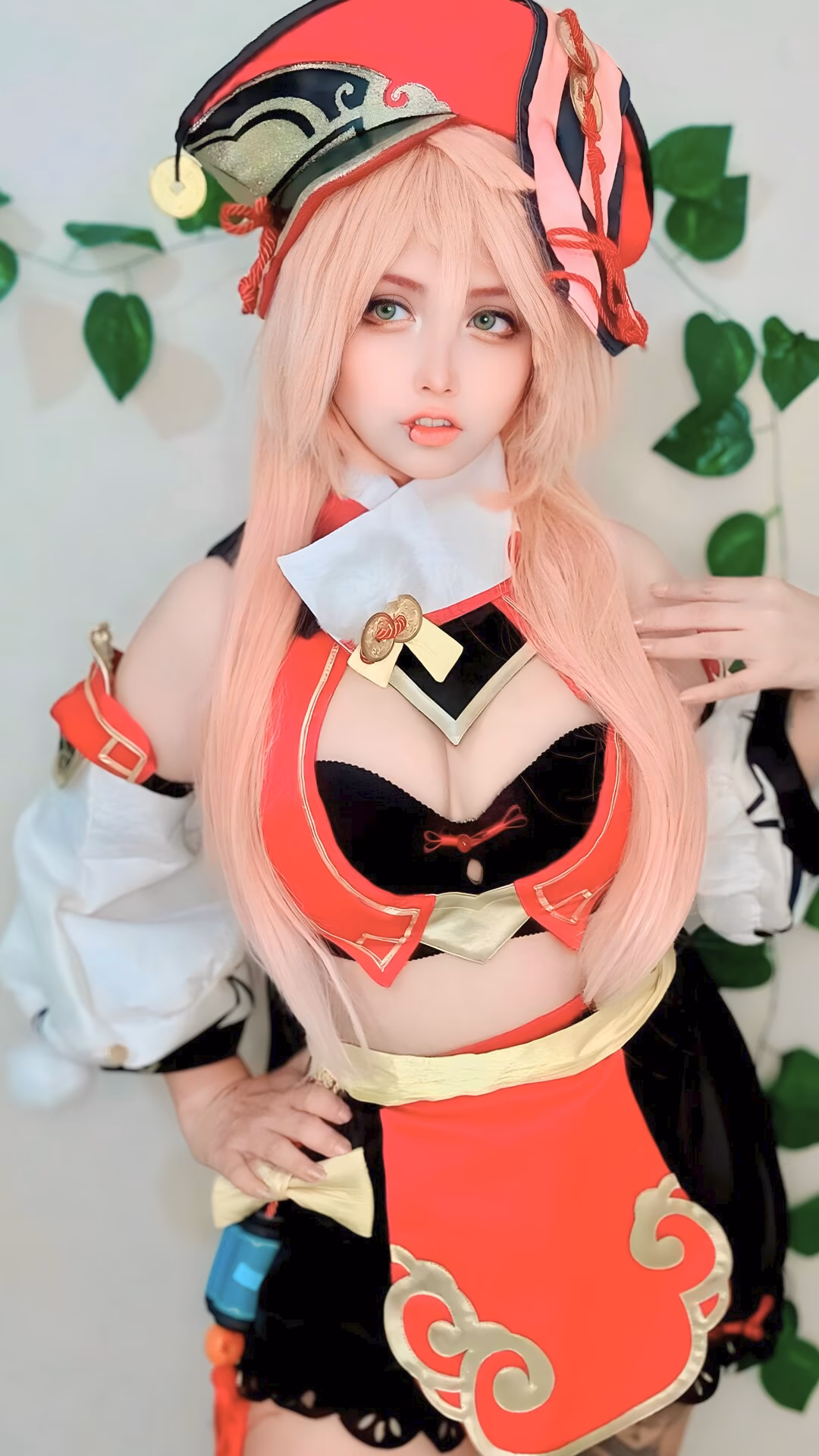 Arelly Trujillo as Yanfei — cosplay photo 2 of 19
