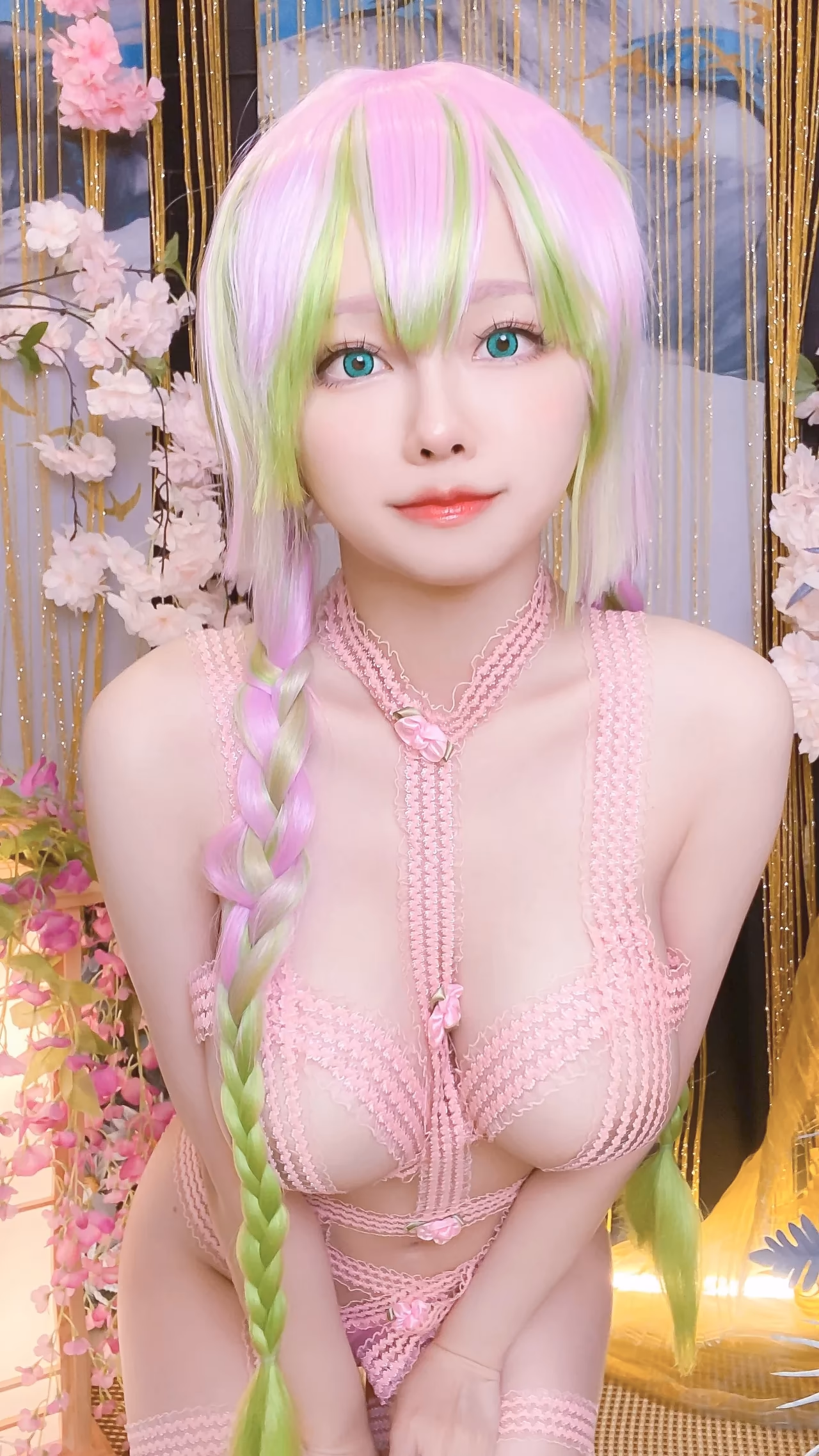 Arty Huang as Mitsuri Kanroji — cosplay photo 21 of 40
