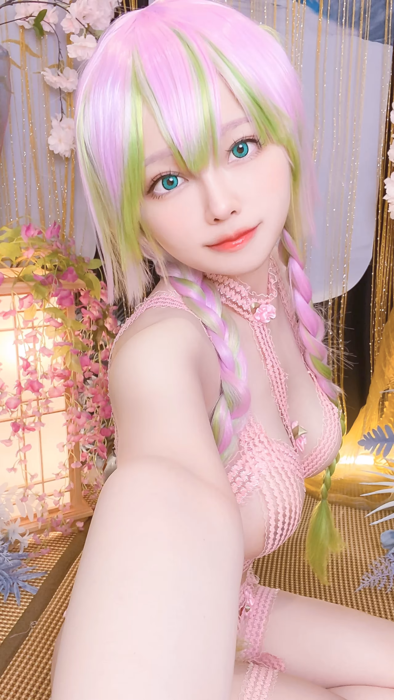 Arty Huang as Mitsuri Kanroji — cosplay photo 27 of 40