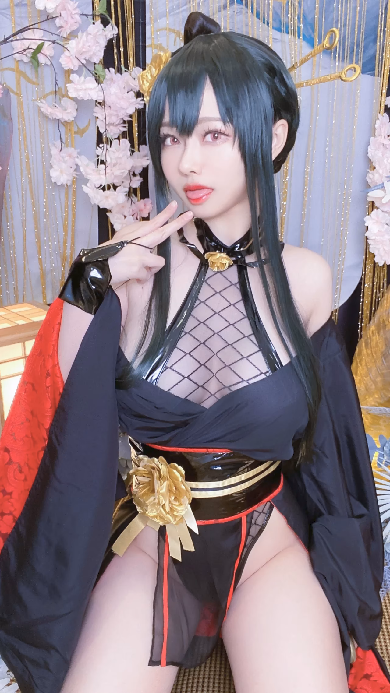 Arty Huang as Yor Forger — cosplay photo 3 of 23