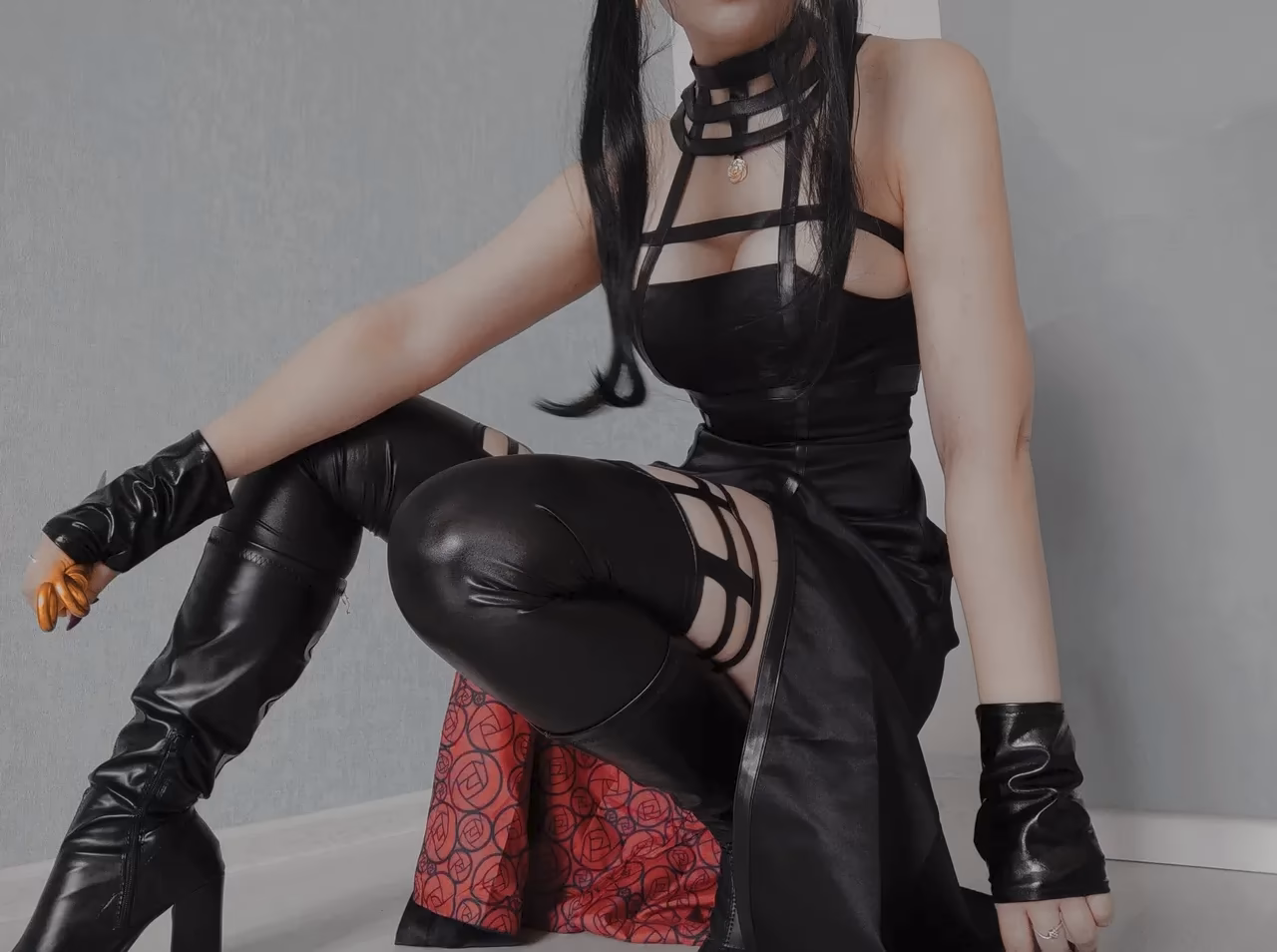 Asami Gate as Yor Forger — cosplay photo 12 of 22