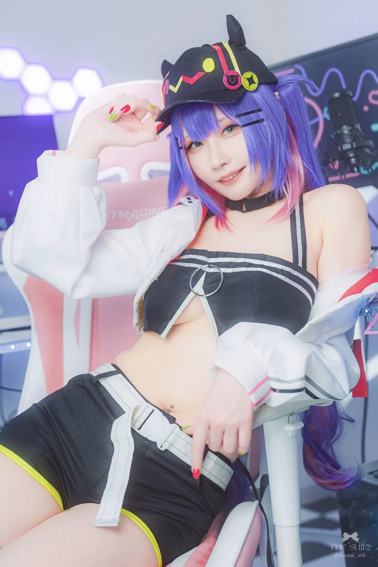 Atsuki as Tokoyami Towa — cosplay photo 153 of 459