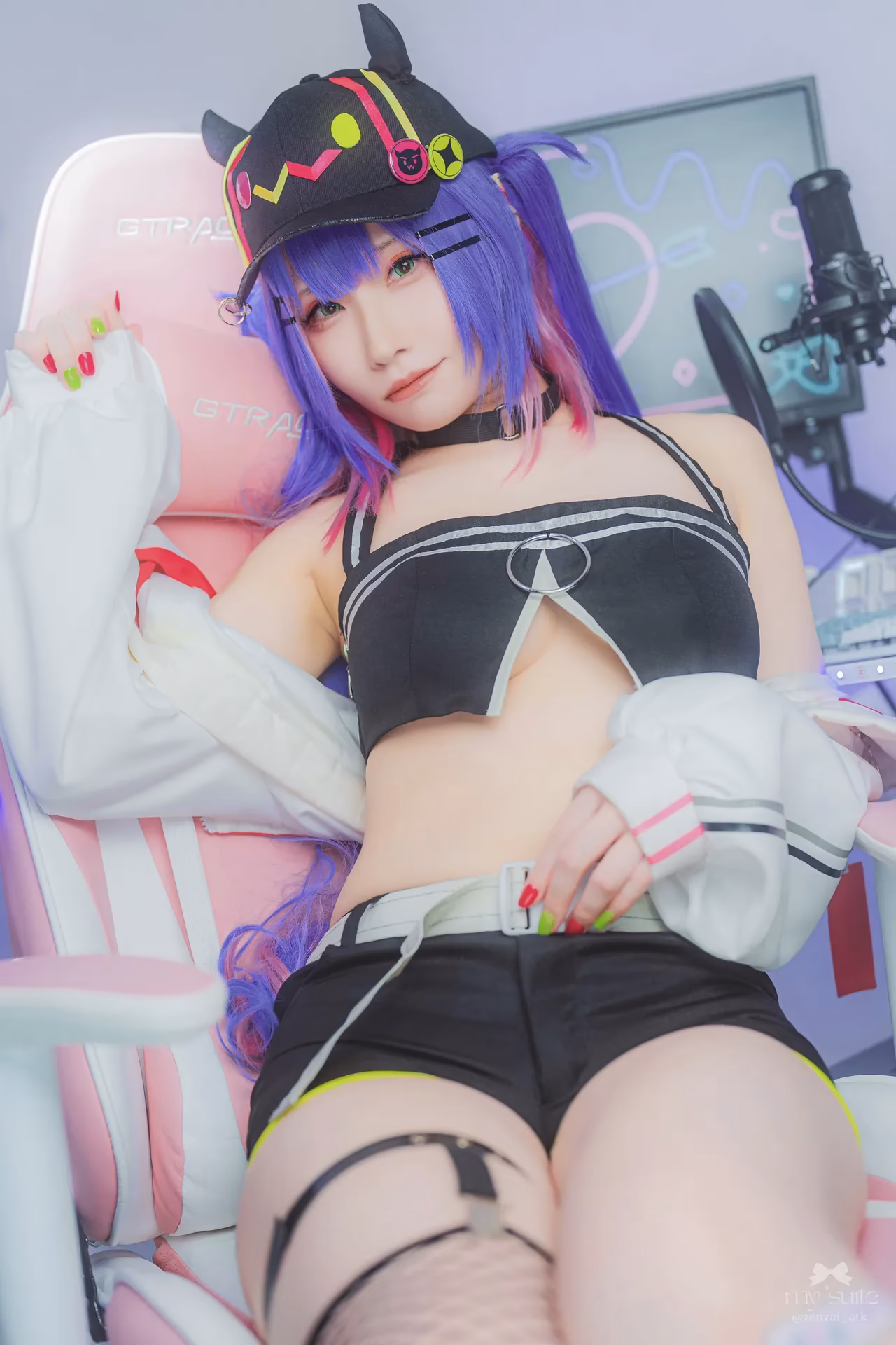 Atsuki as Tokoyami Towa — cosplay photo 155 of 459