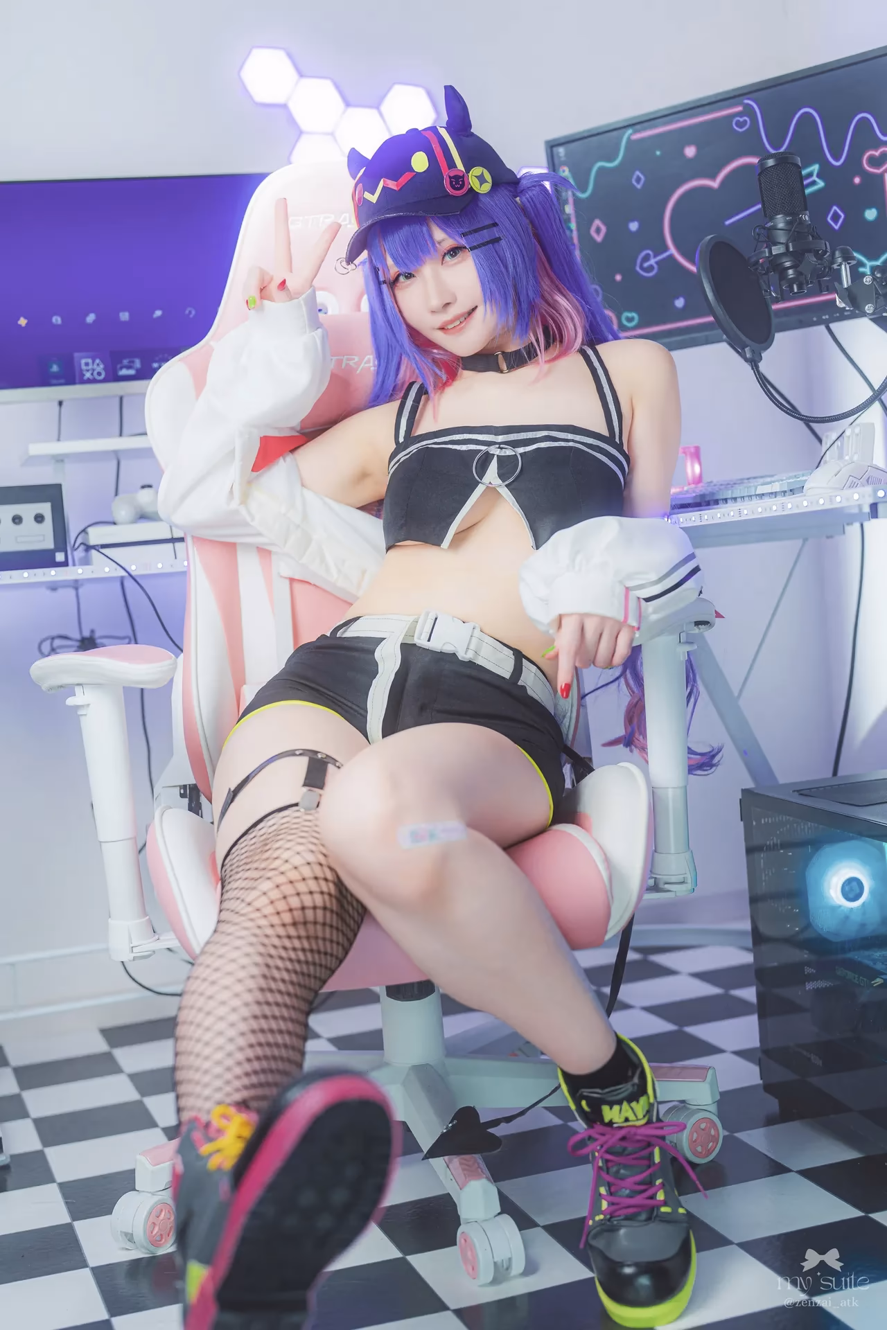 Atsuki as Tokoyami Towa — cosplay photo 156 of 459