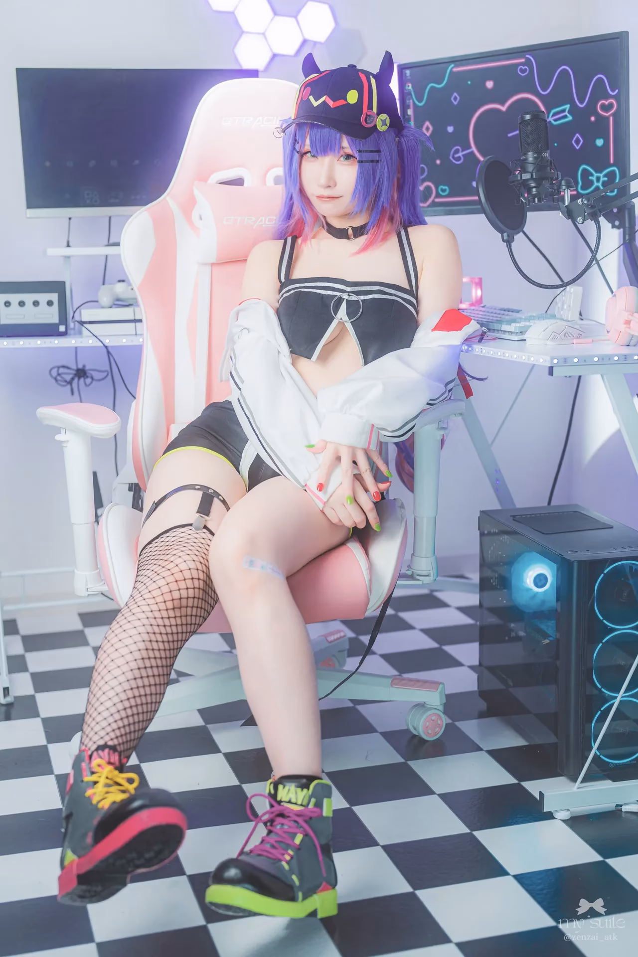 Atsuki as Tokoyami Towa — cosplay photo 157 of 459