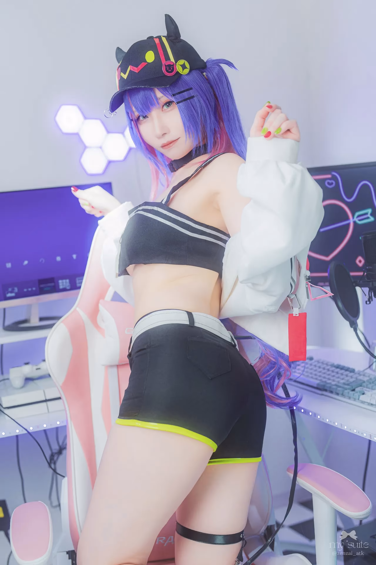 Atsuki as Tokoyami Towa — cosplay photo 160 of 459