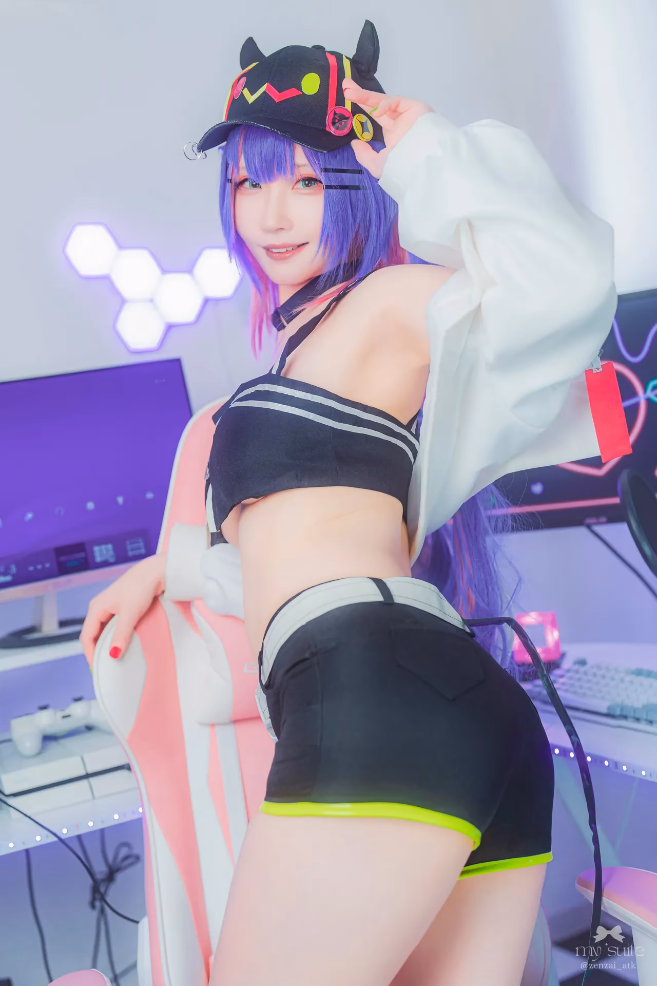 Atsuki as Tokoyami Towa — cosplay photo 161 of 459