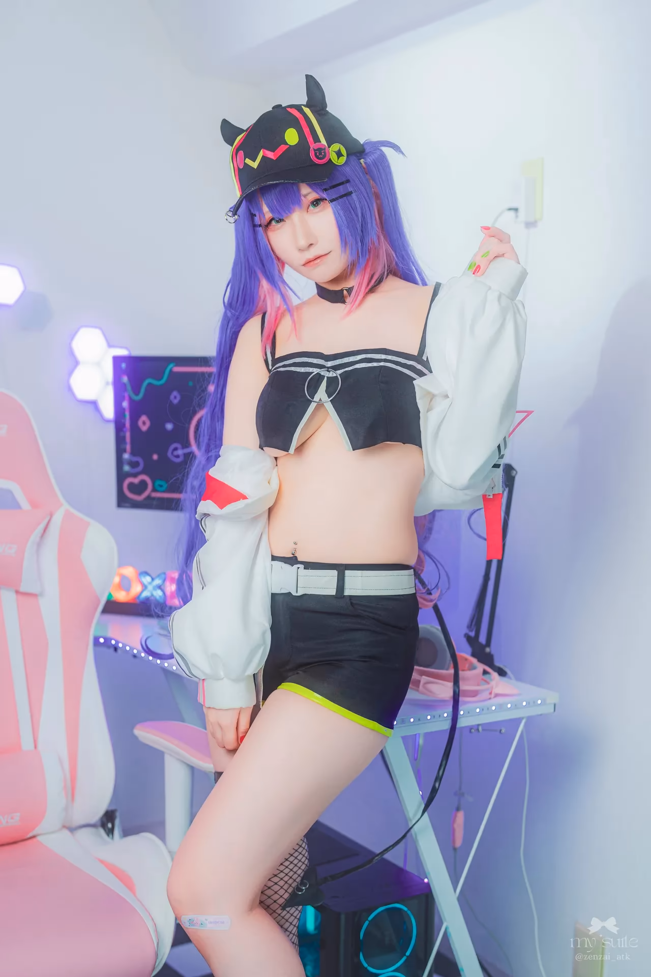 Atsuki as Tokoyami Towa — cosplay photo 168 of 459