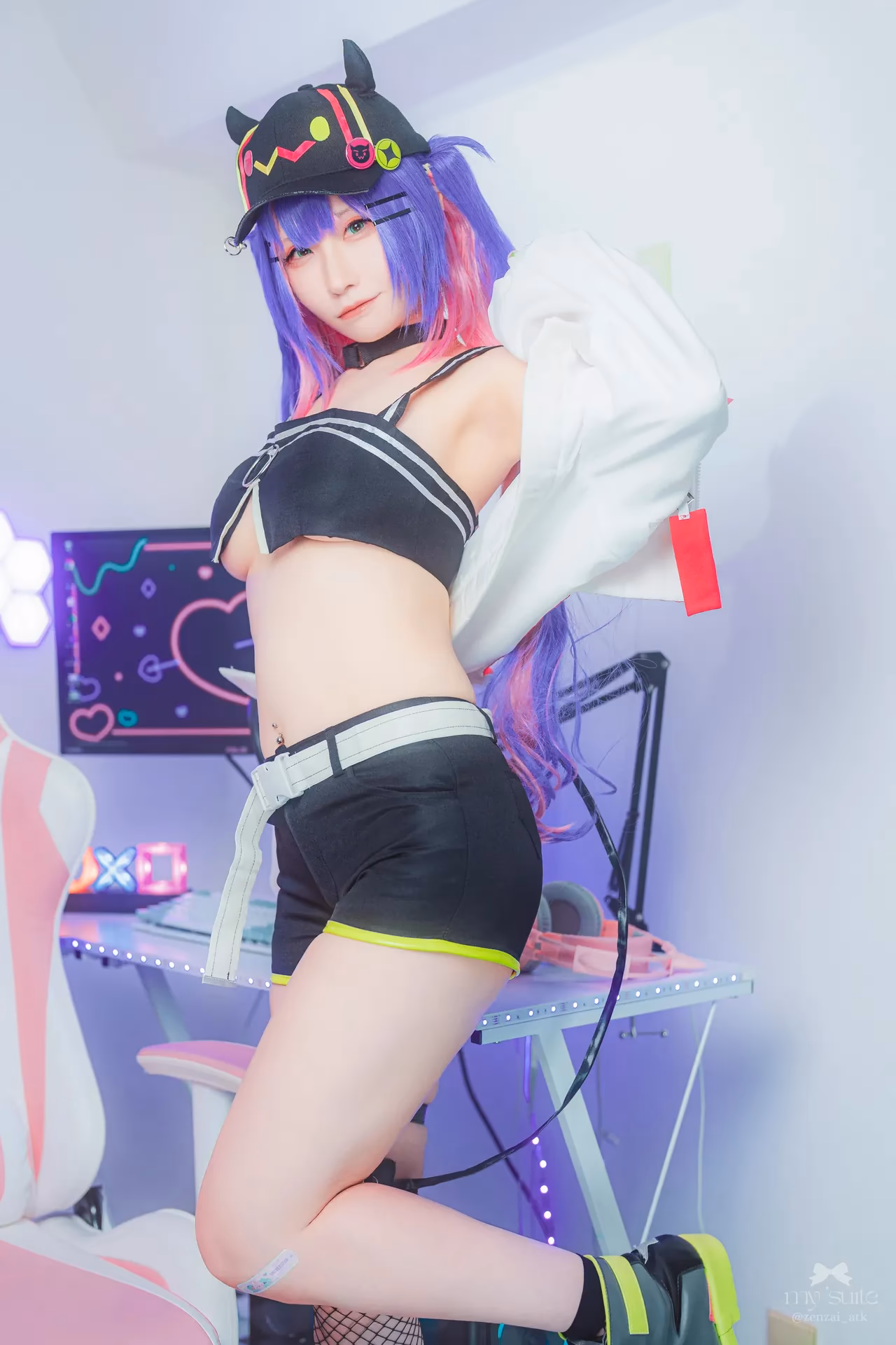 Atsuki as Tokoyami Towa — cosplay photo 169 of 459
