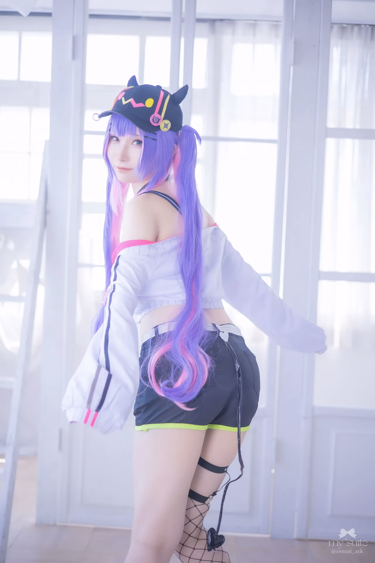Atsuki as Tokoyami Towa — cosplay photo 8 of 459