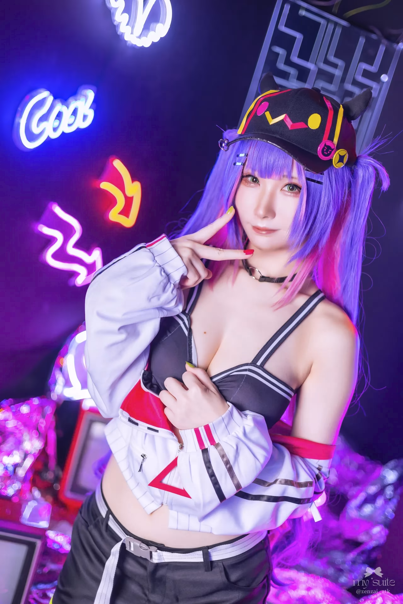 Atsuki as Tokoyami Towa — cosplay photo 89 of 459