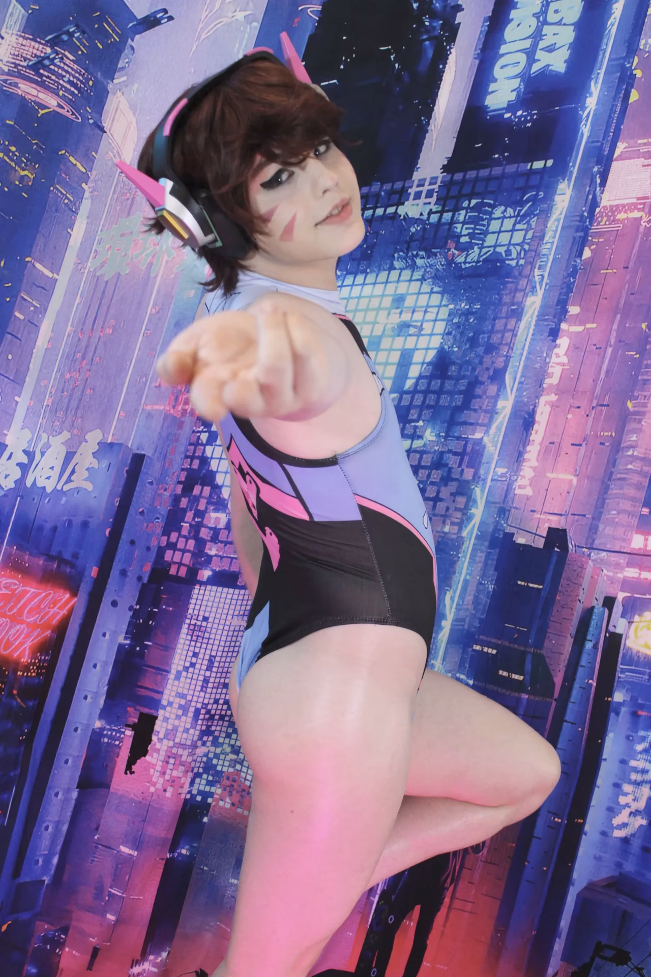 AvrelivsCaesar as D.Va — cosplay photo 19 of 37
