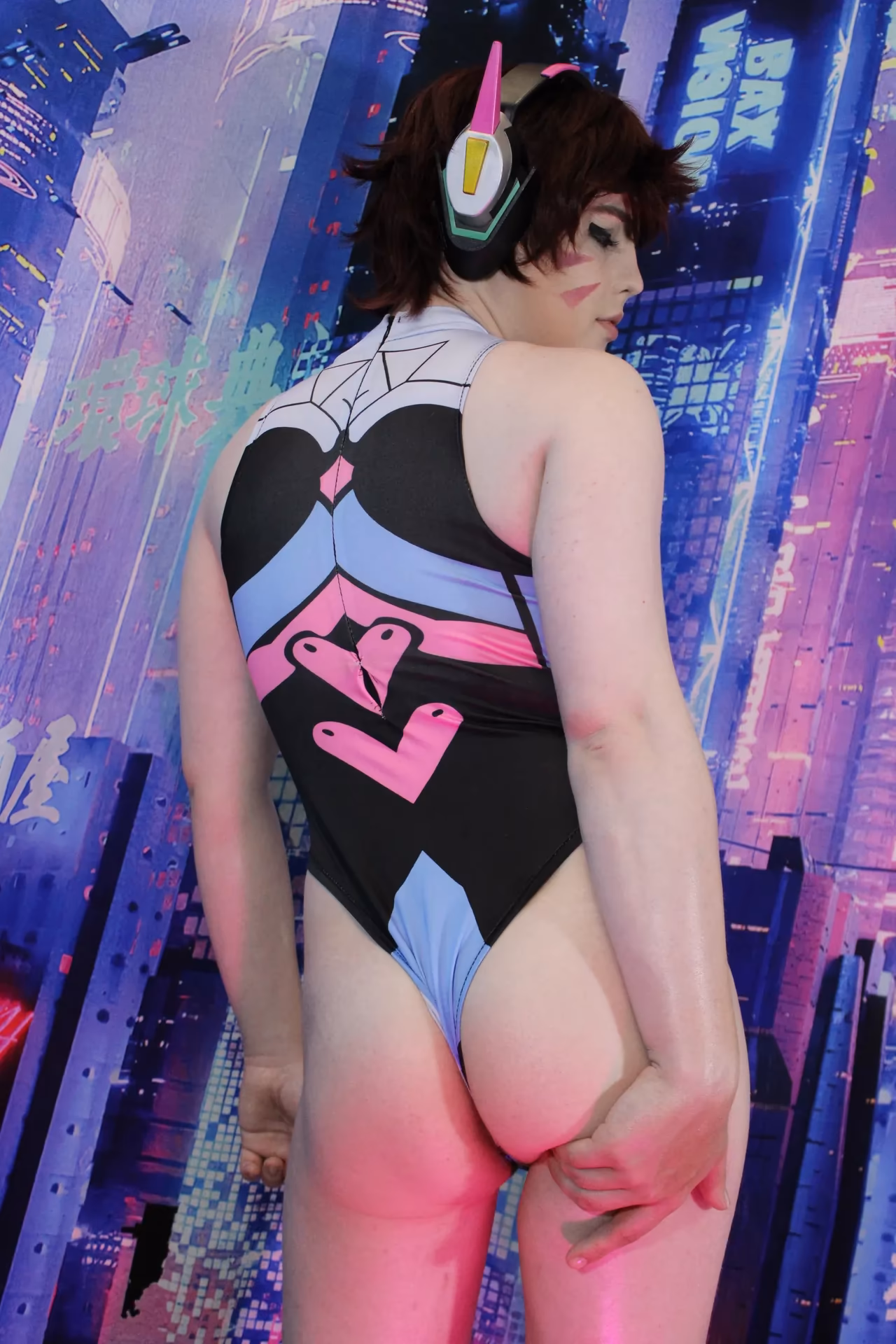 AvrelivsCaesar as D.Va — cosplay photo 37 of 37