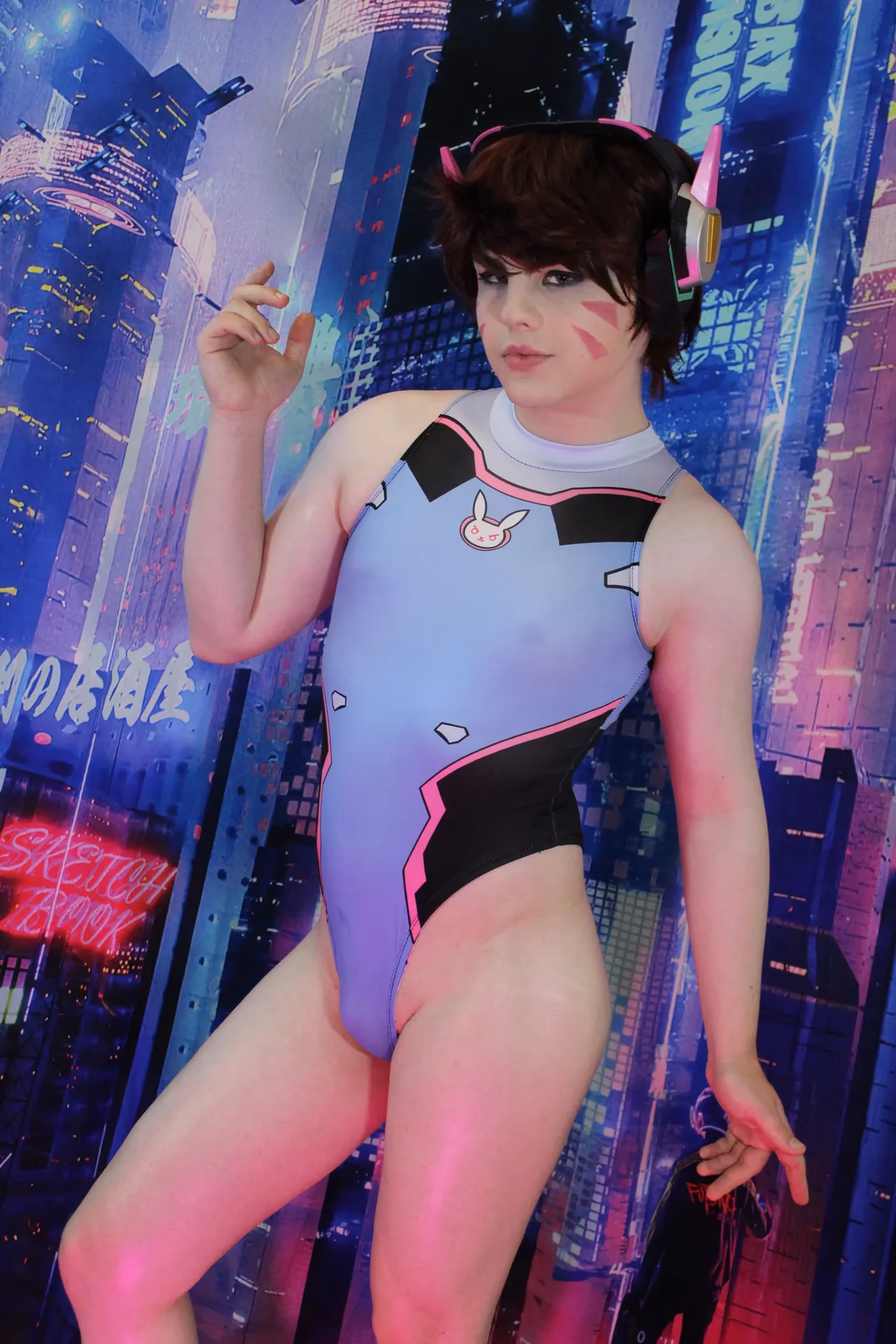 AvrelivsCaesar as D.Va — cosplay photo 4 of 37