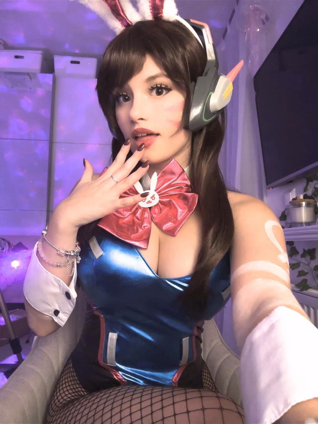 Avy Genki - D.Va - Overwatch - Cosplay Gallery - 14 Images — gallery preview