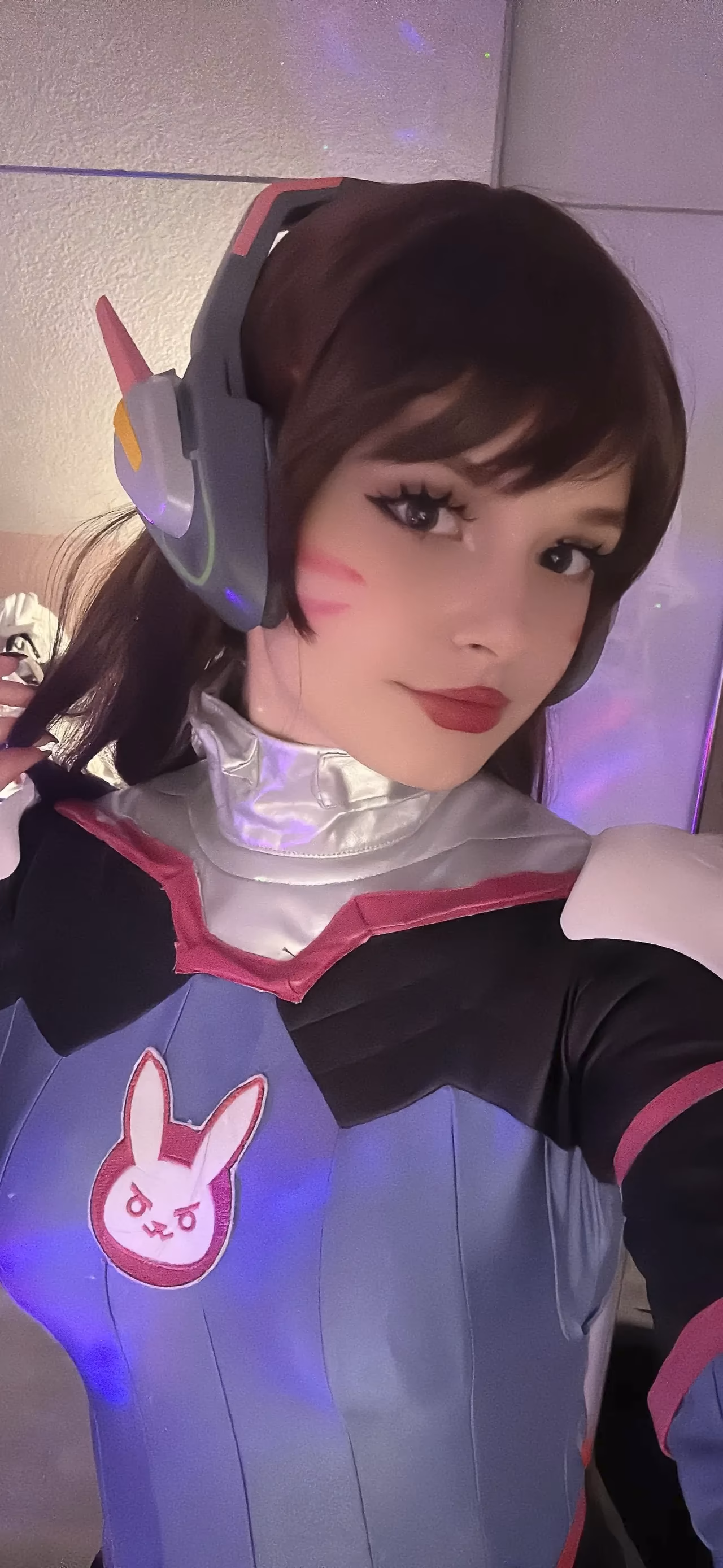 Avy Genki as D.Va — cosplay photo 10 of 14