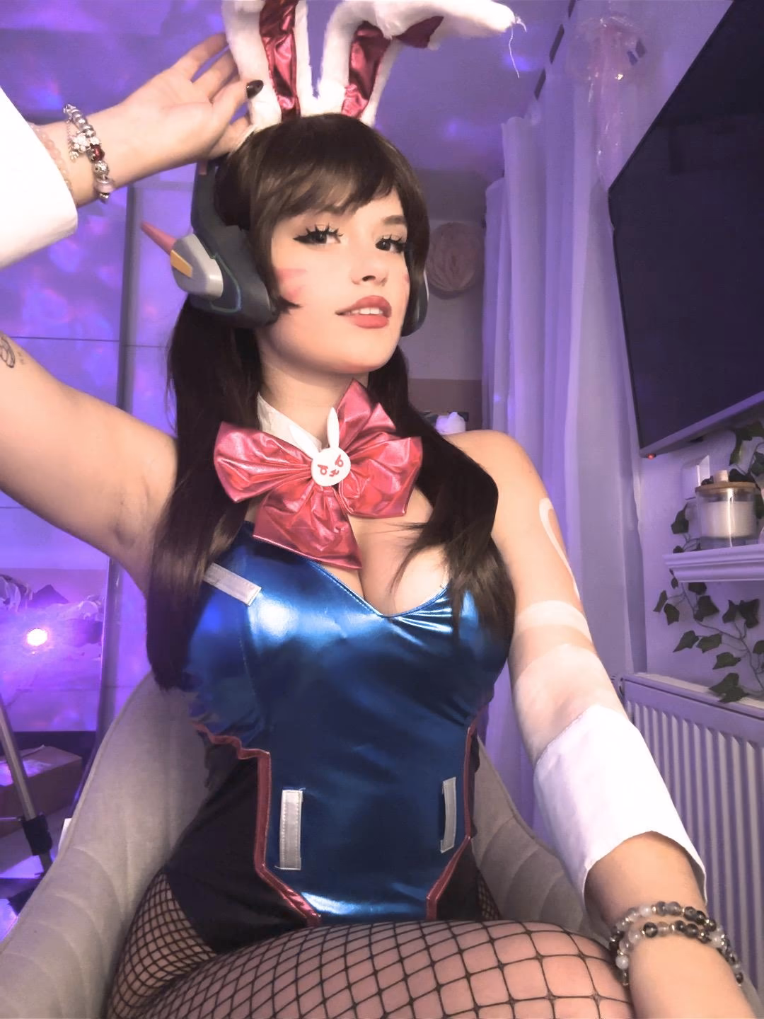 Avy Genki as D.Va — cosplay photo 2 of 14