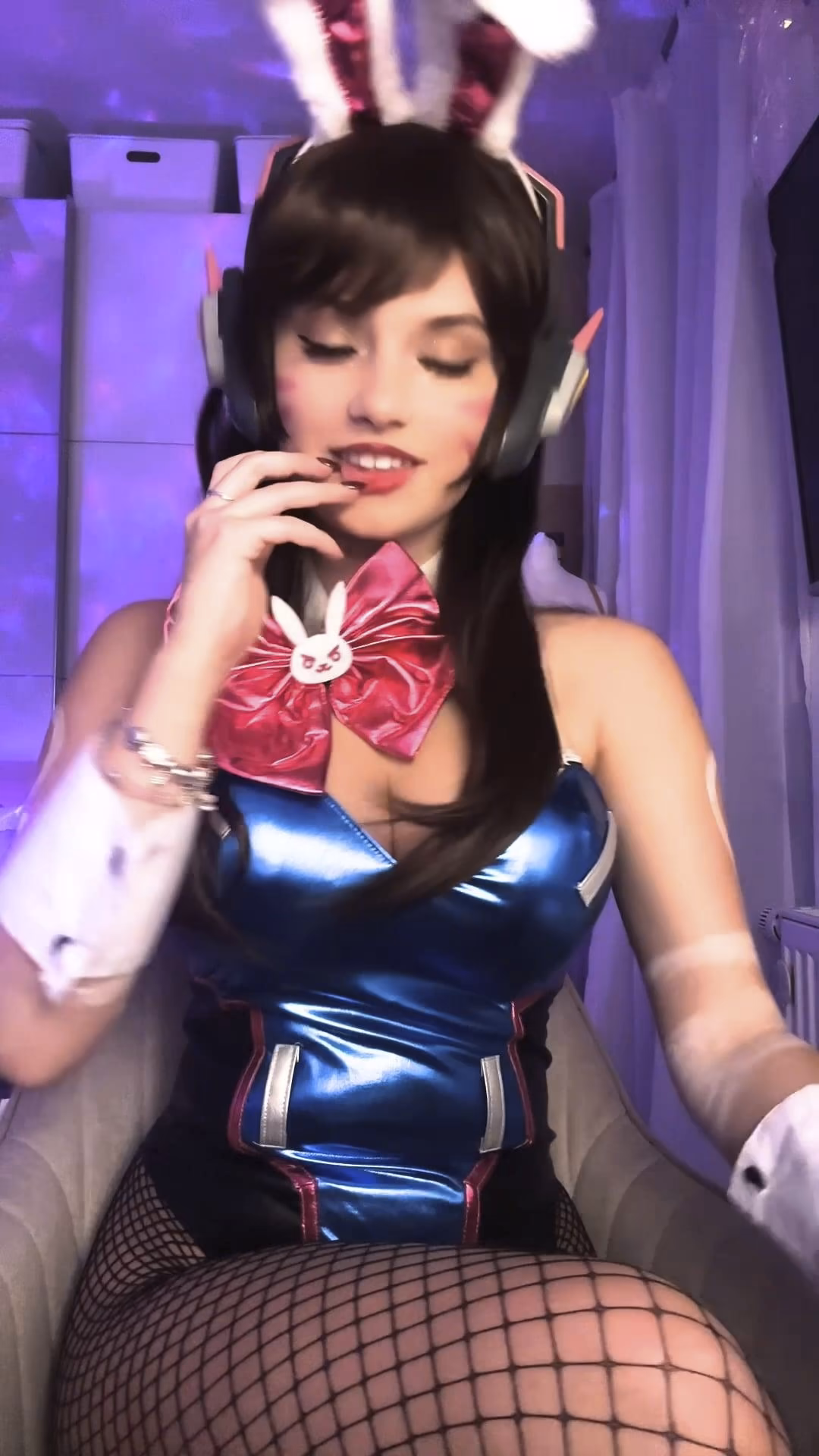 Avy Genki as D.Va — cosplay photo 3 of 14