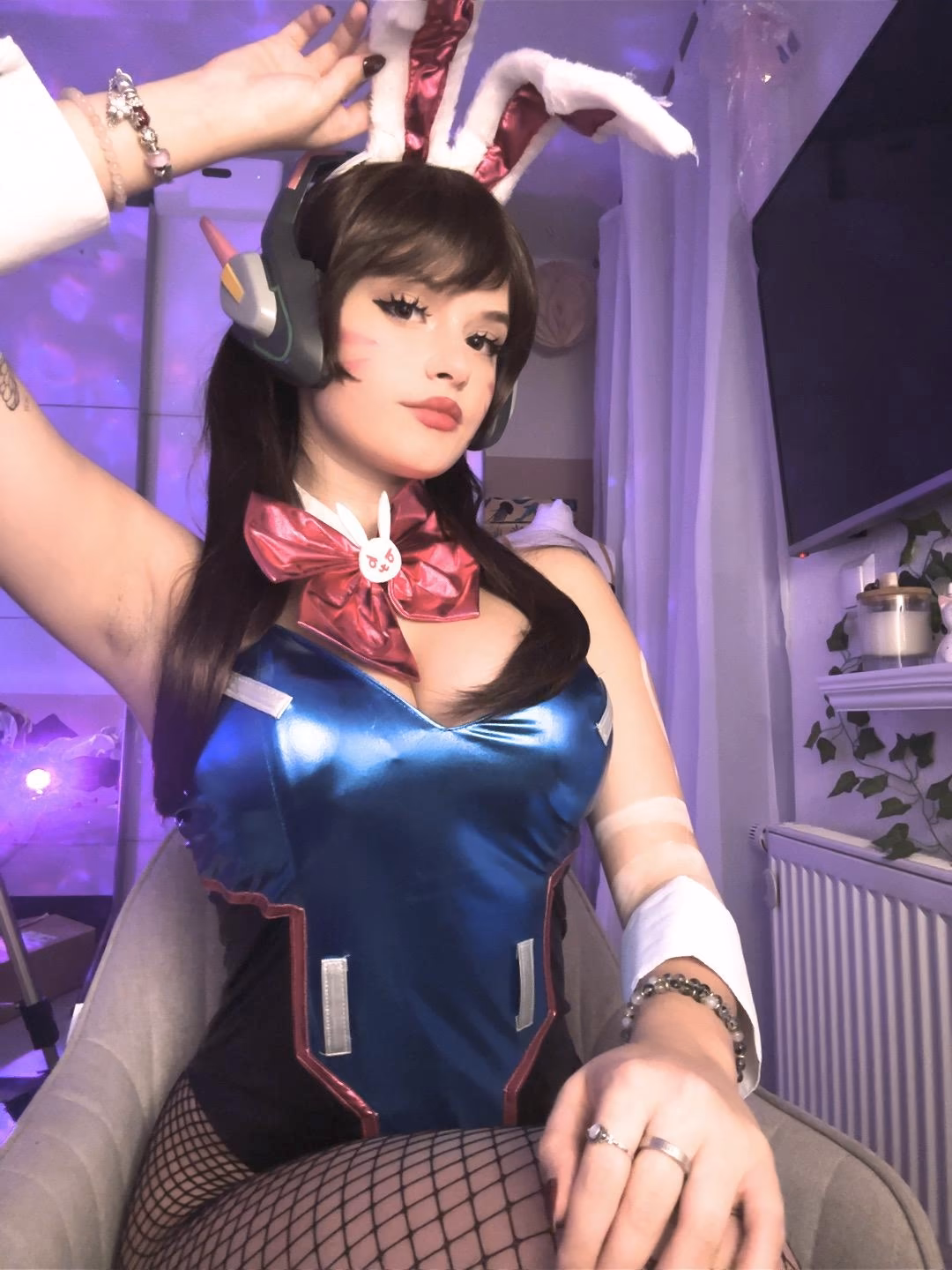 Avy Genki as D.Va — cosplay photo 9 of 14