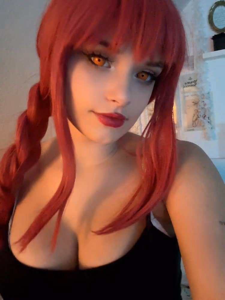 Avy Genki as Makima — cosplay photo 12 of 32